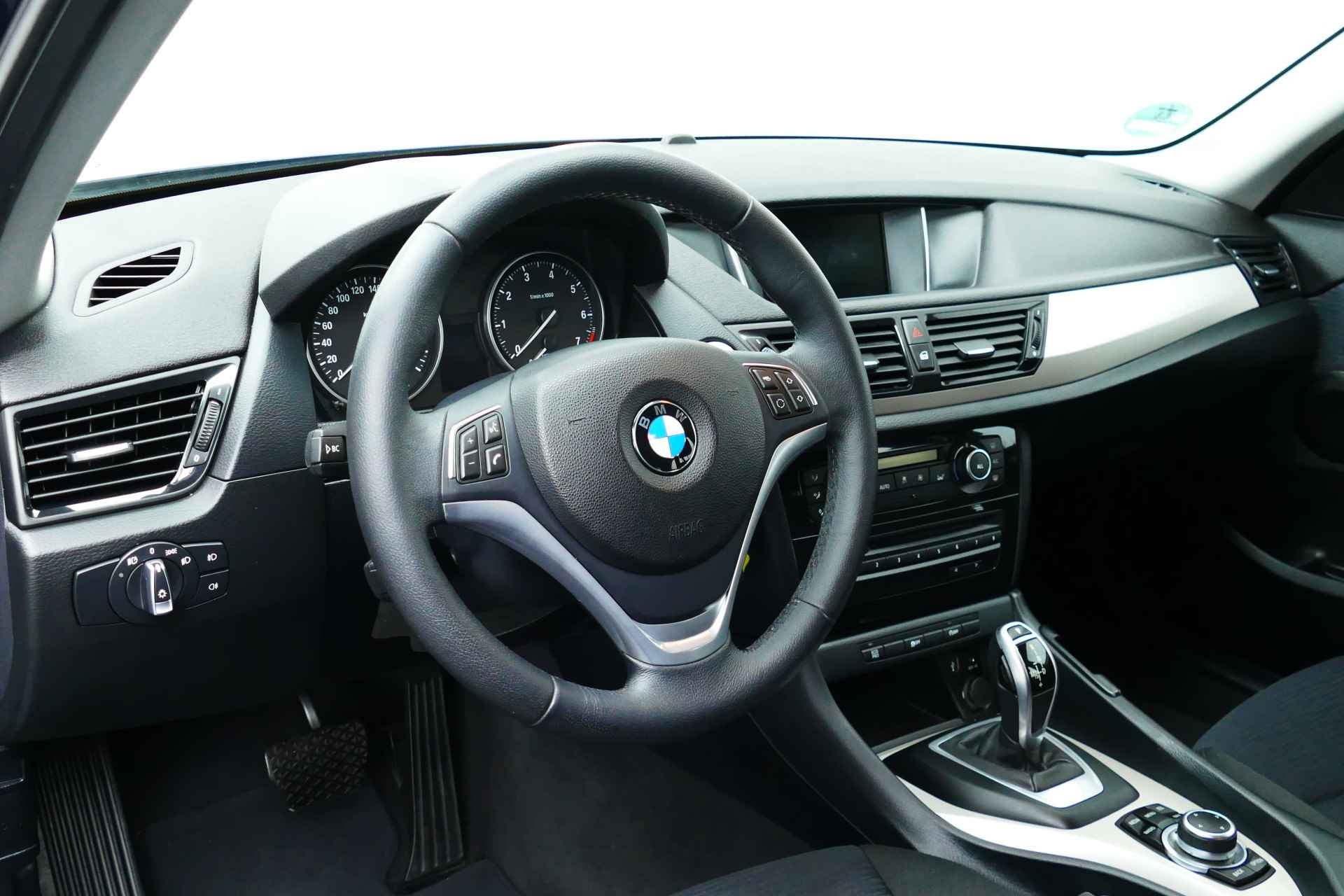 BMW X1 sDrive20i 184pk Limited Series. Clima, Cruise, Navi, Xenon, Trekhaak Afn 1800kg - 12/36