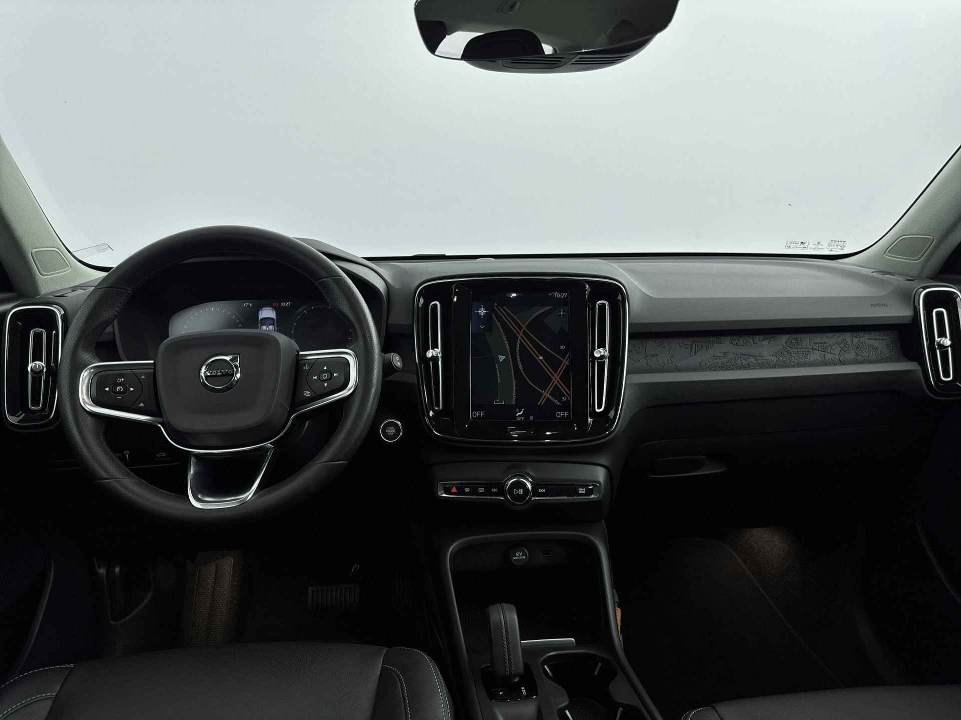 Volvo XC40 T4 Momentum 190pk Automaat | Navigatie | Elektrisch Bedienbare Achterklep | Licht Metalen Velgen 18" | Camera | Lederen/Stof Bekleding - 18/35
