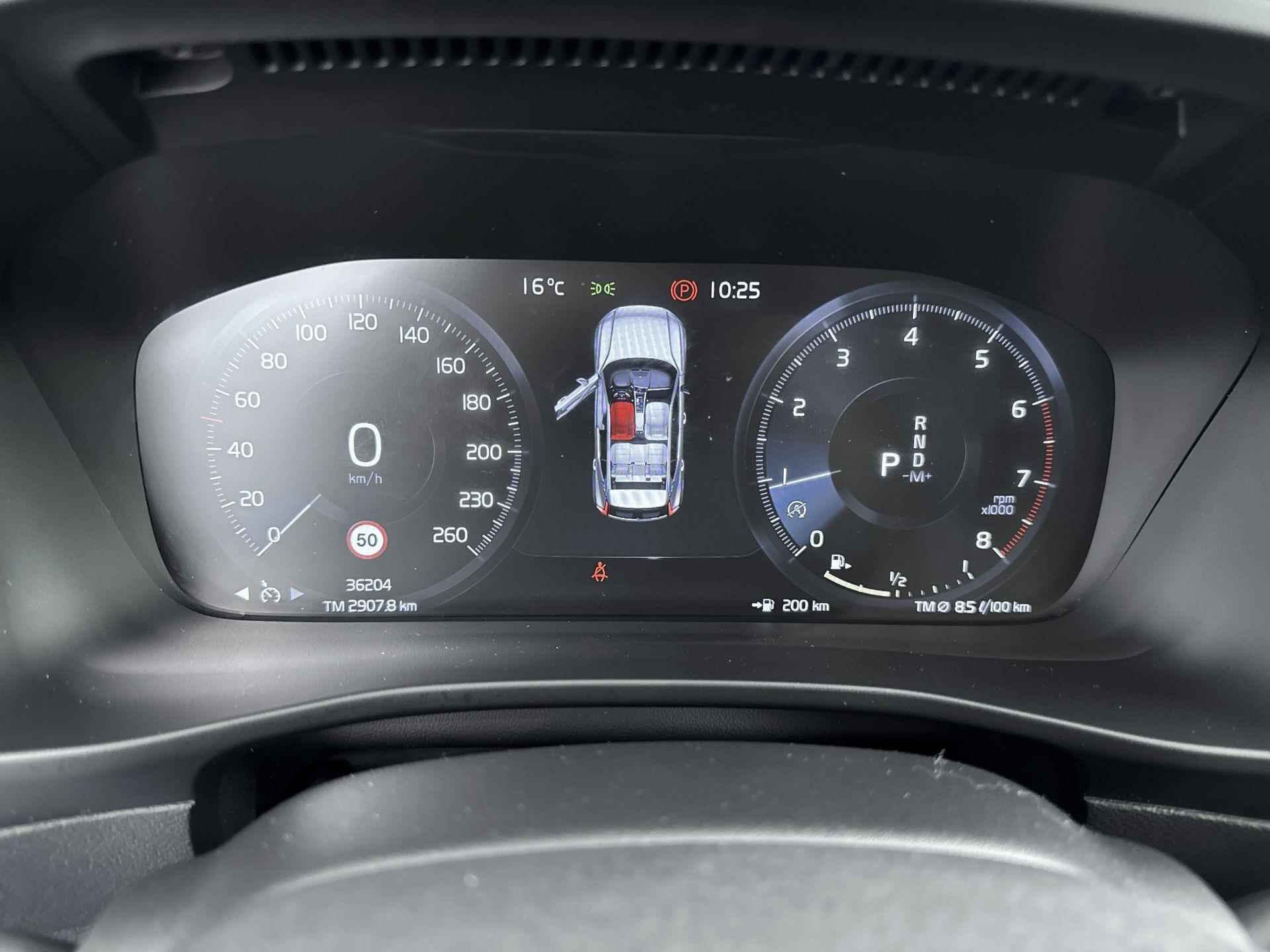Volvo XC40 T4 Momentum 190pk Automaat | Navigatie | Elektrisch Bedienbare Achterklep | Licht Metalen Velgen 18" | Camera | Lederen/Stof Bekleding - 27/35