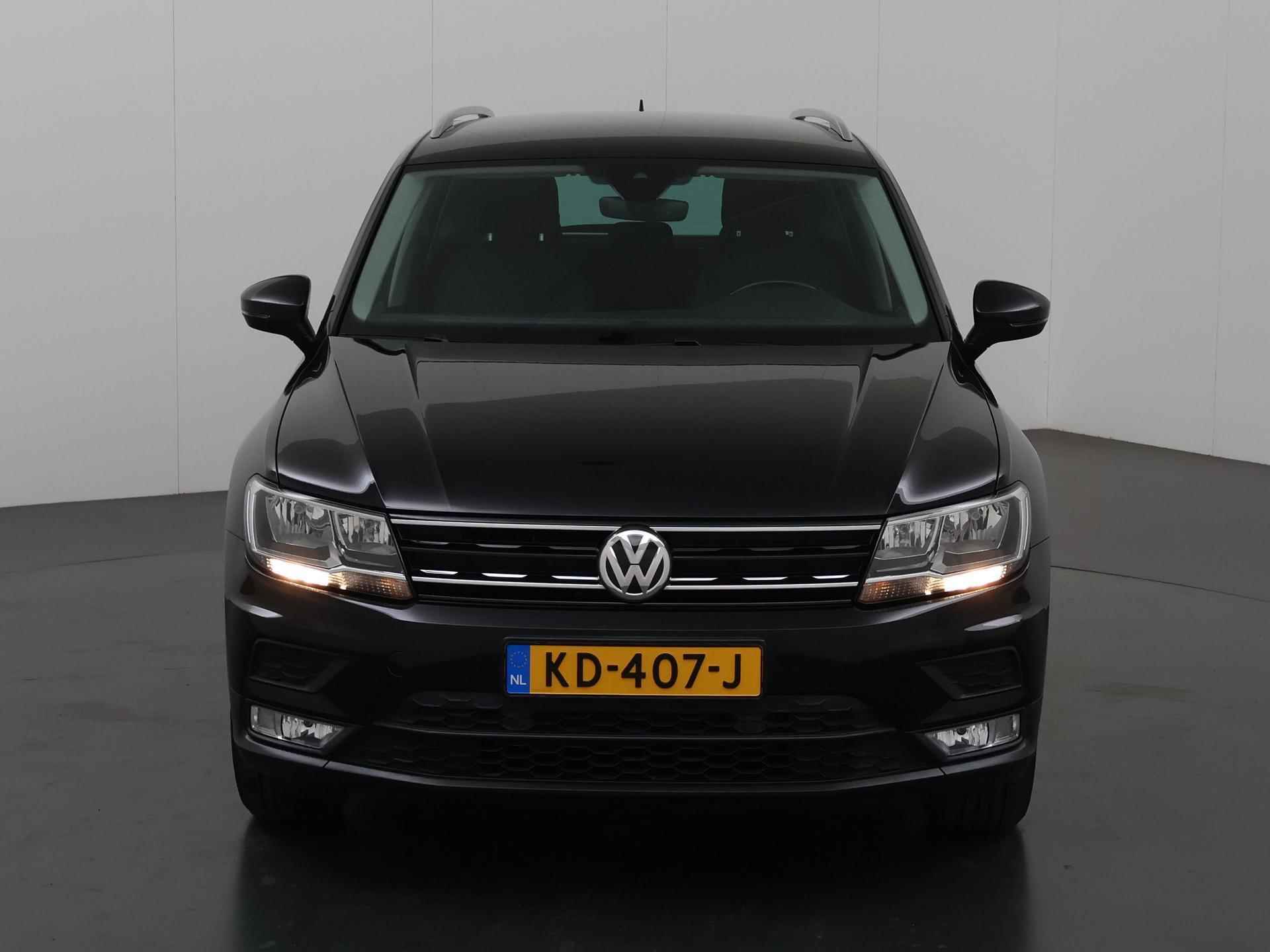 Volkswagen Tiguan 1.4 TSI Connected Series | Trekhaak | Navigatie | Apple Carplay/Android Auto | Climate Control | Privacy Glass | Cruise Control | - 4/36