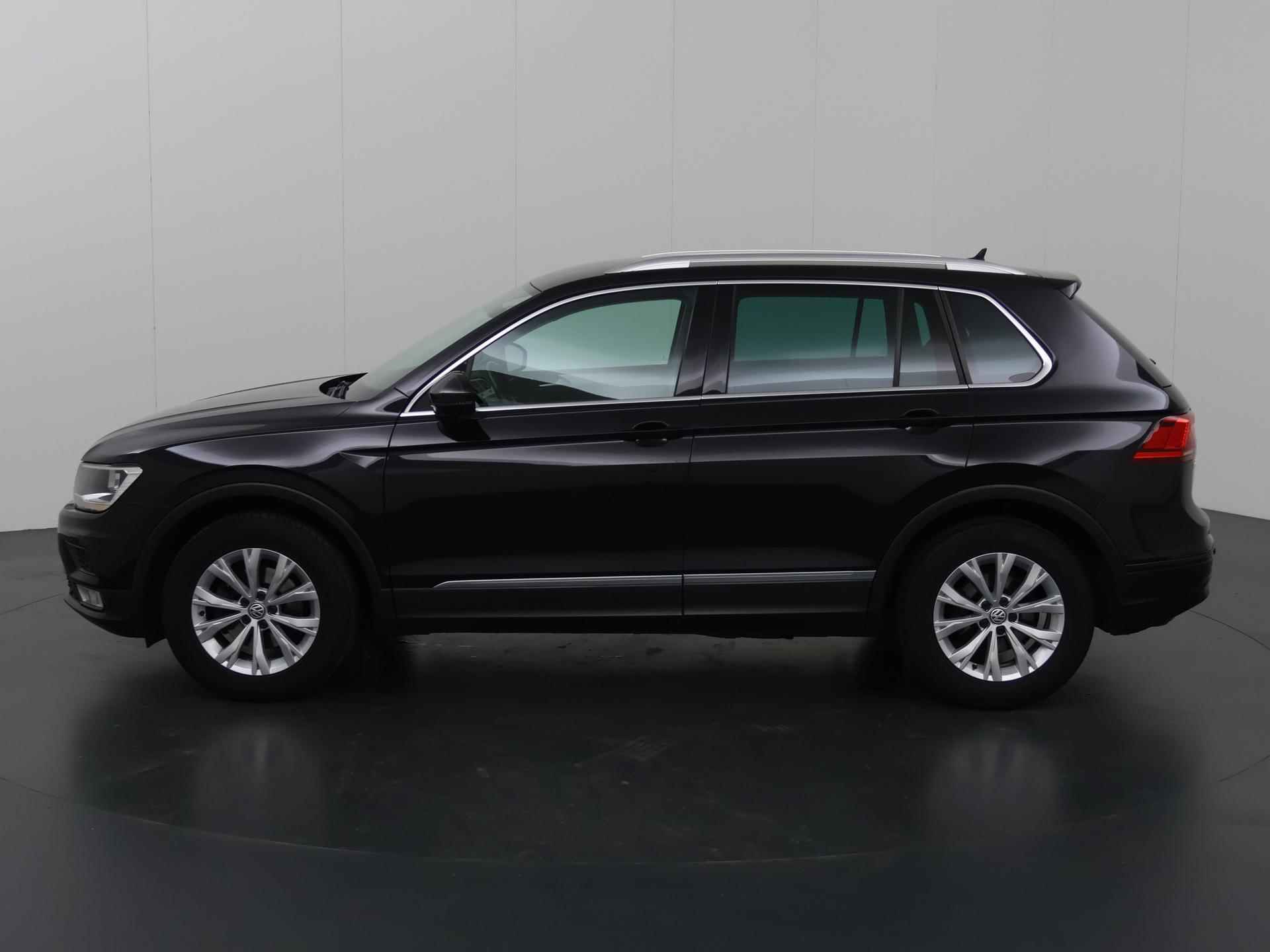 Volkswagen Tiguan 1.4 TSI Connected Series | Trekhaak | Navigatie | Apple Carplay/Android Auto | Climate Control | Privacy Glass | Cruise Control | - 6/36