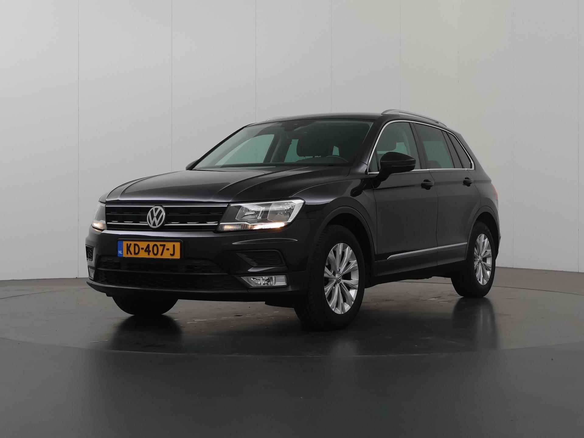 Volkswagen Tiguan 1.4 TSI Connected Series | Trekhaak | Navigatie | Apple Carplay/Android Auto | Climate Control | Privacy Glass | Cruise Control | - 36/36