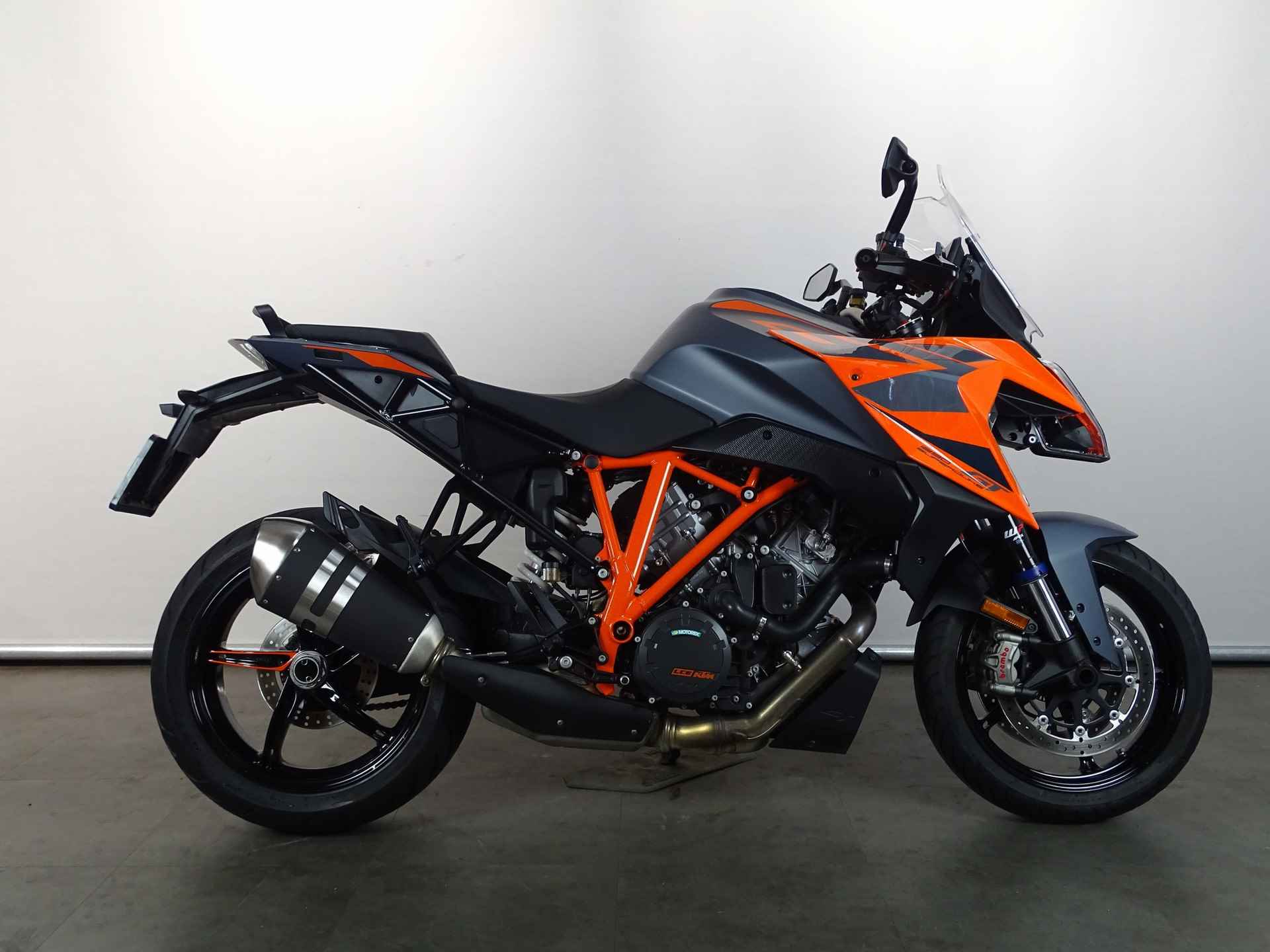 KTM 1290 SUPER DUKE GT - 1/8