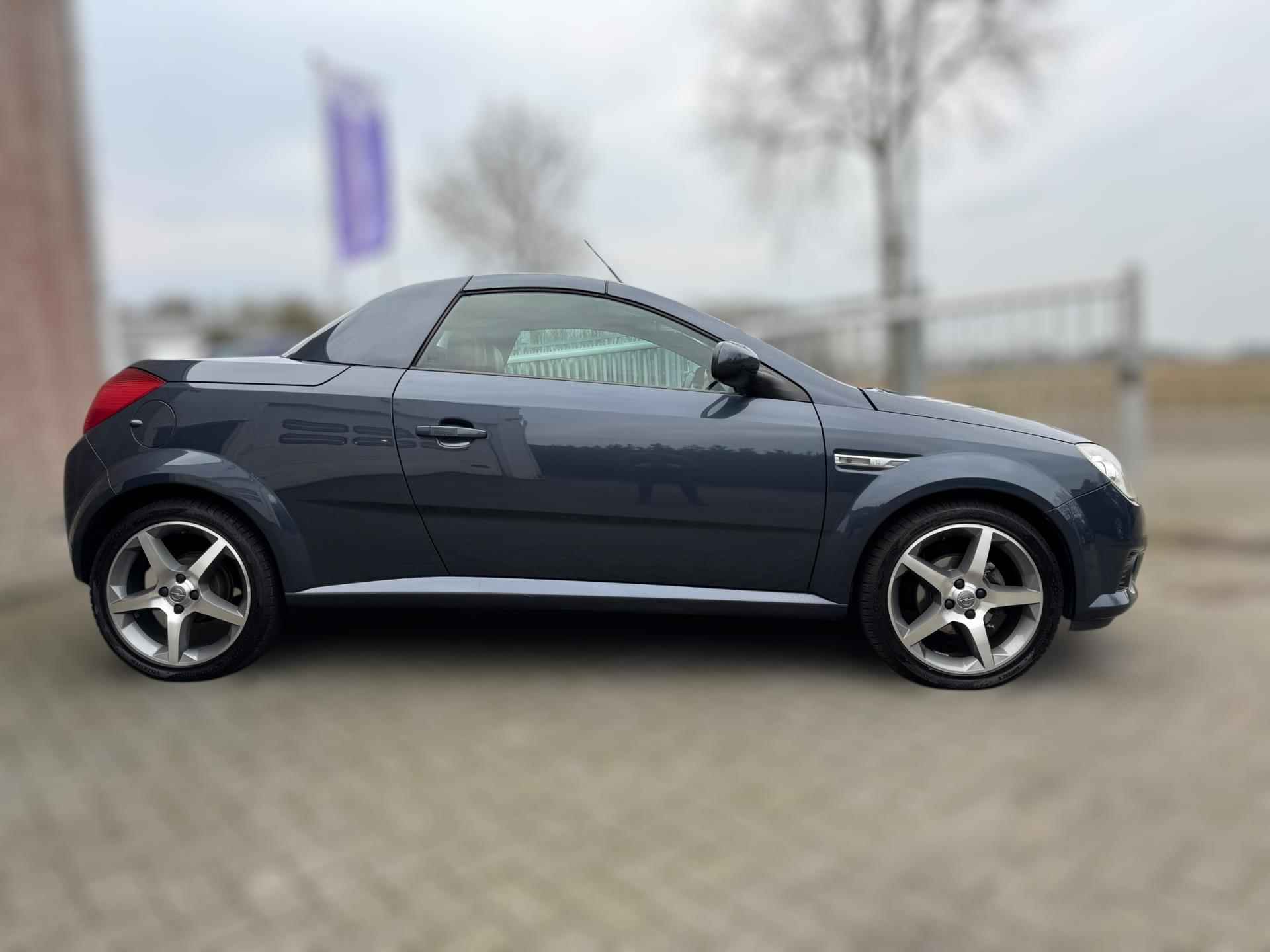 Opel Tigra TwinTop 1.4-16V Temptation 4-SEIZOENENBANDEN / 2E EIGENAAR / NL AUTO / STOELVERW. / AIRCO - 6/25