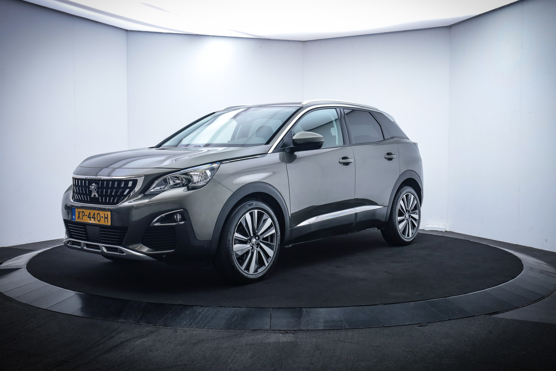 Peugeot 3008 1.2T ALLURE DIGIDASH/CARPLAY/NAVI/LANE ASSIST/CLIMA/CRUISE/HALF LEDER/LMV 19''