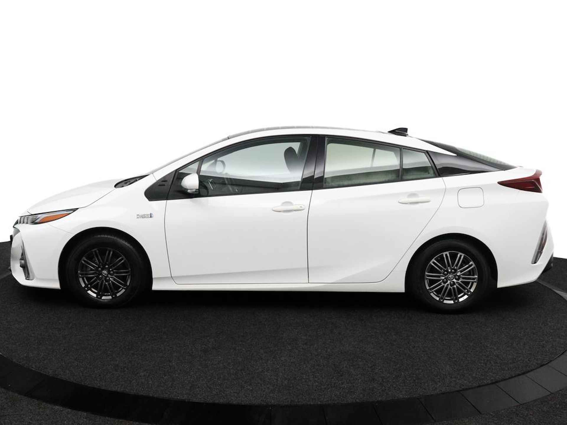 Toyota Prius 1.8 Plug-in Business Plus | Solarroof | Plug-In | Navigatie | Stoelverwarming | Parkeercamera | - 6/47