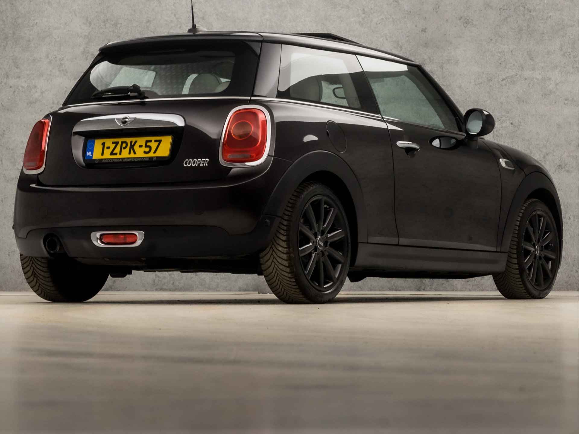 MINI Mini 1.5 Cooper Chili Sport Automaat (PANORAMADAK, GROOT NAVI, HEAD-UP DISPLAY, CLIMATE, STOELVERWARMING, LEDEREN SPORTSTOELEN, CRUISE, PARKEERSENSOREN, NIEUWE APK, NIEUWSTAAT) - 5/33