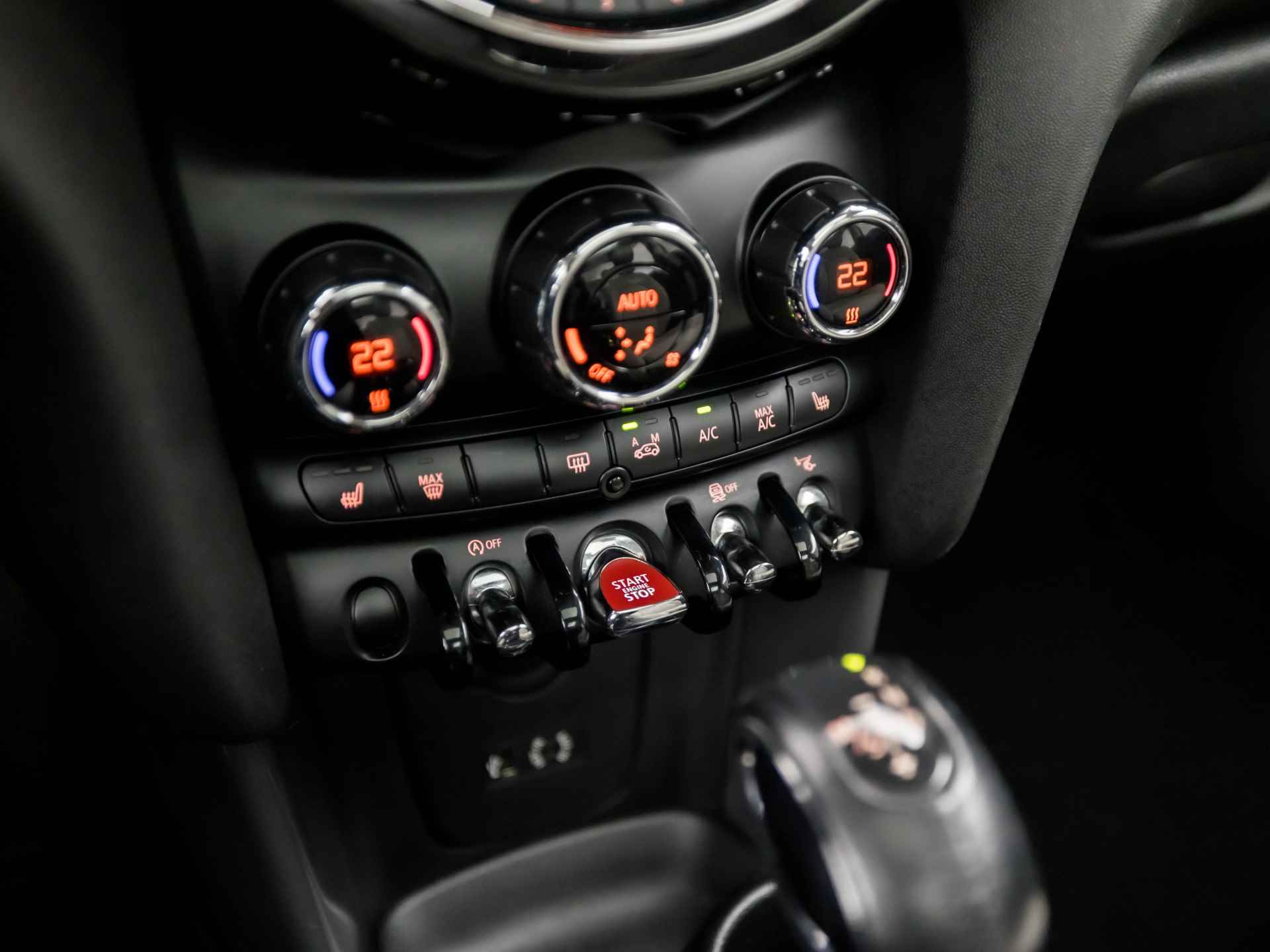 MINI Mini 1.5 Cooper Chili Sport Automaat (PANORAMADAK, GROOT NAVI, HEAD-UP DISPLAY, CLIMATE, STOELVERWARMING, LEDEREN SPORTSTOELEN, CRUISE, PARKEERSENSOREN, NIEUWE APK, NIEUWSTAAT) - 10/33