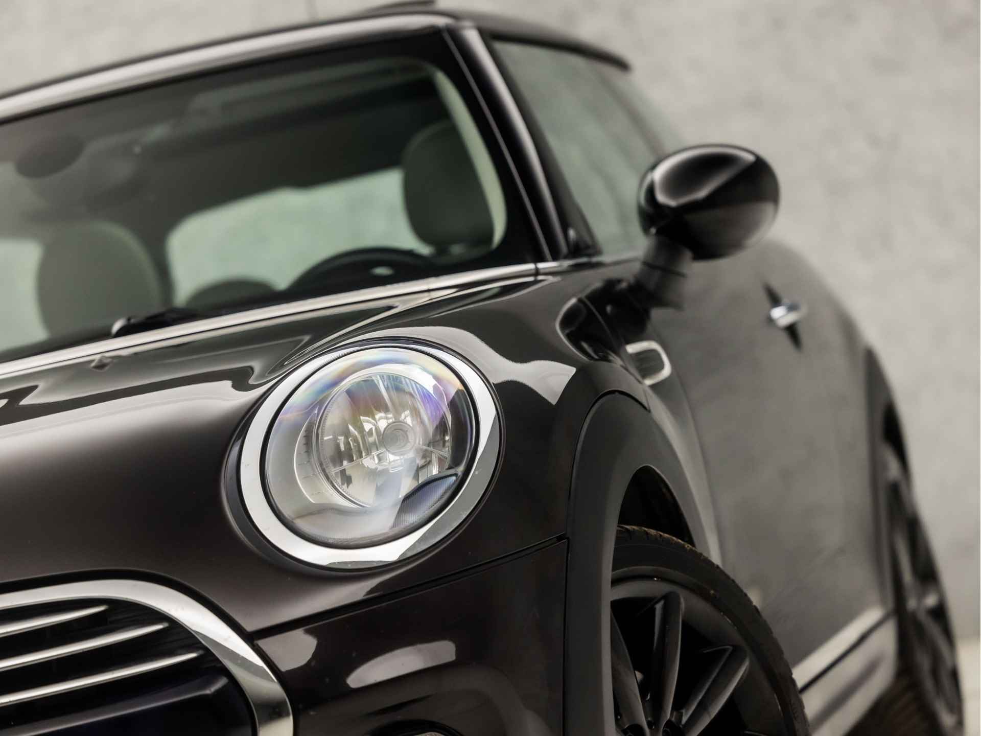 MINI Mini 1.5 Cooper Chili Sport Automaat (PANORAMADAK, GROOT NAVI, HEAD-UP DISPLAY, CLIMATE, STOELVERWARMING, LEDEREN SPORTSTOELEN, CRUISE, PARKEERSENSOREN, NIEUWE APK, NIEUWSTAAT) - 29/33