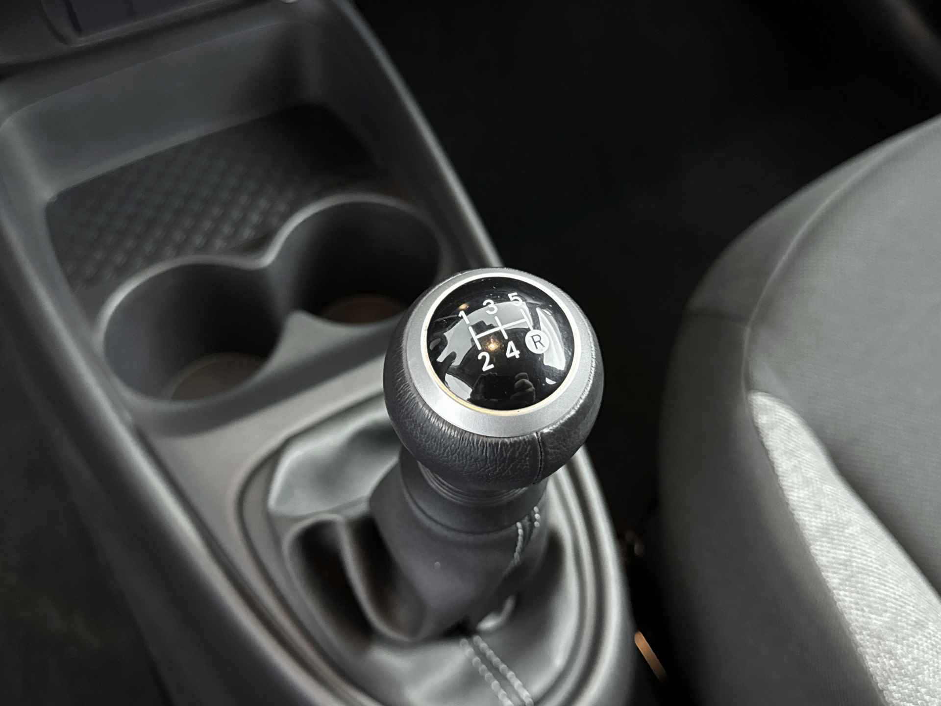 Toyota Aygo X 1.0 VVT-i MT first Lichtmetalen velgen | Automatische airco | LED | - 11/39
