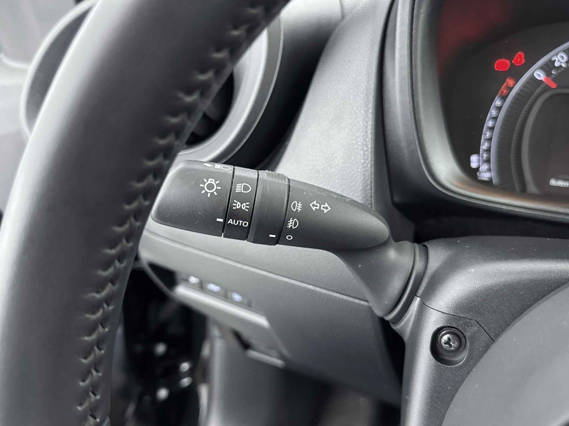 Toyota Aygo X 1.0 VVT-i MT first Lichtmetalen velgen | Automatische airco | LED | - 22/39