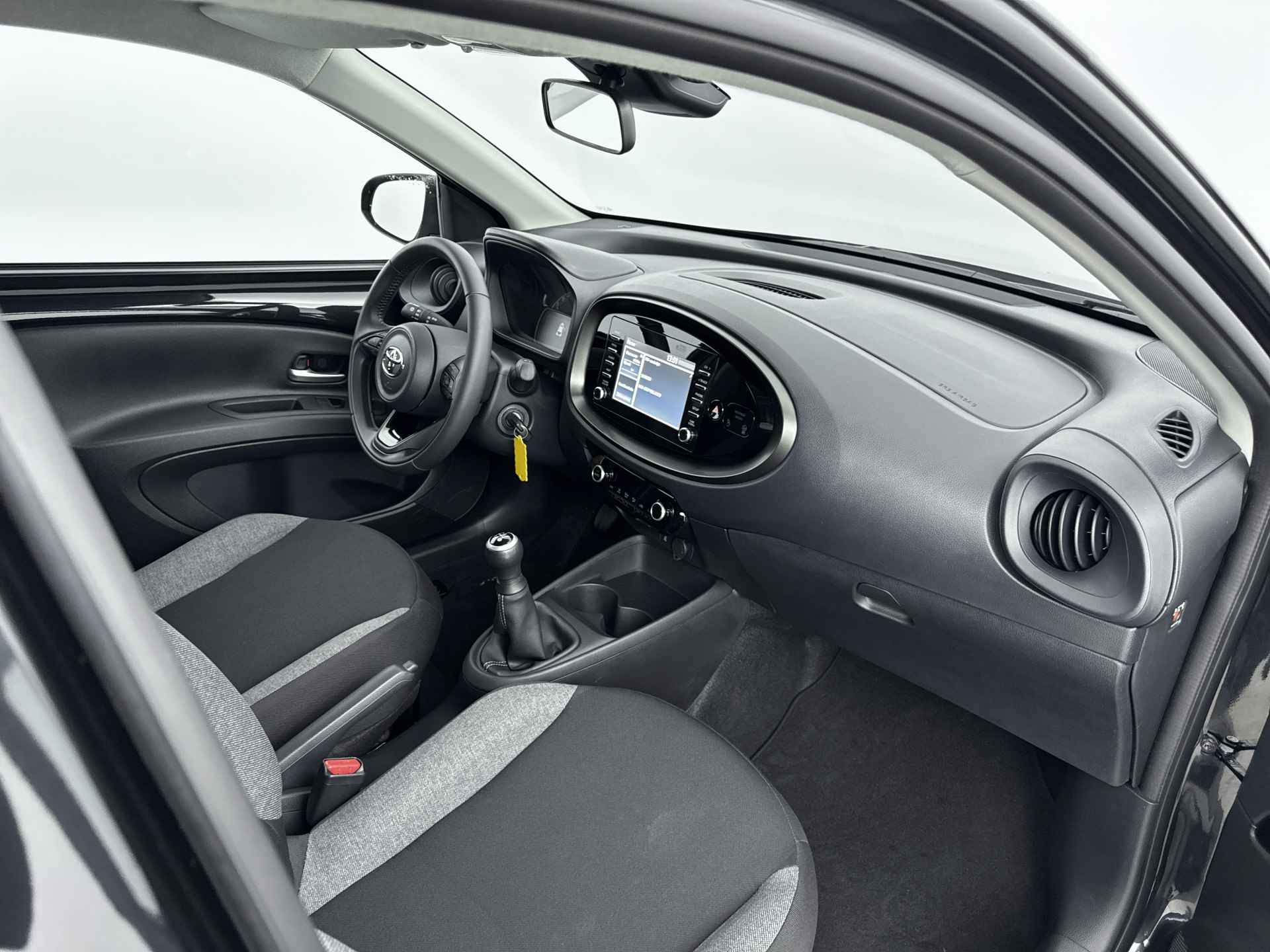 Toyota Aygo X 1.0 VVT-i MT first Lichtmetalen velgen | Automatische airco | LED | - 29/39