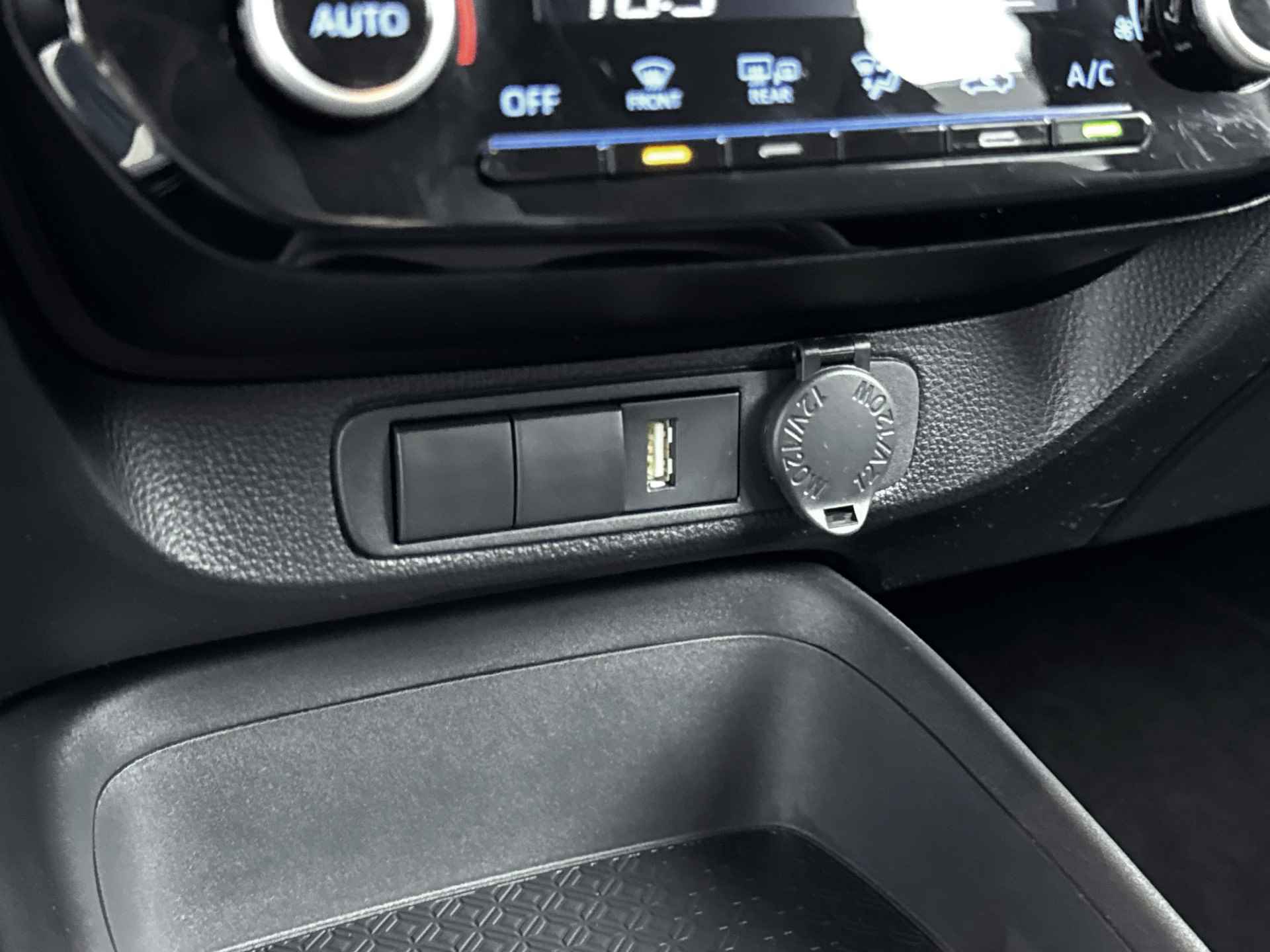 Toyota Aygo X 1.0 VVT-i MT first Lichtmetalen velgen | Automatische airco | LED | - 33/39