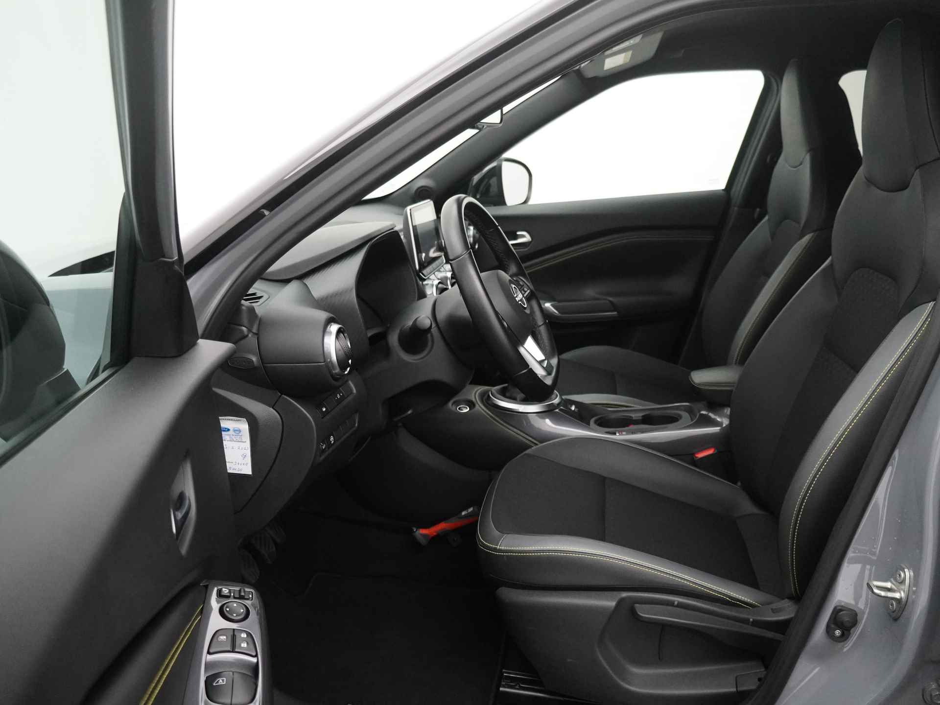 Nissan Juke DIG-T 115 pk Kiiro | Camera | LED | Navi | 19" | Stoelverw. | Voorruitverw. | Apple Carplay| Keyless entry - 11/20