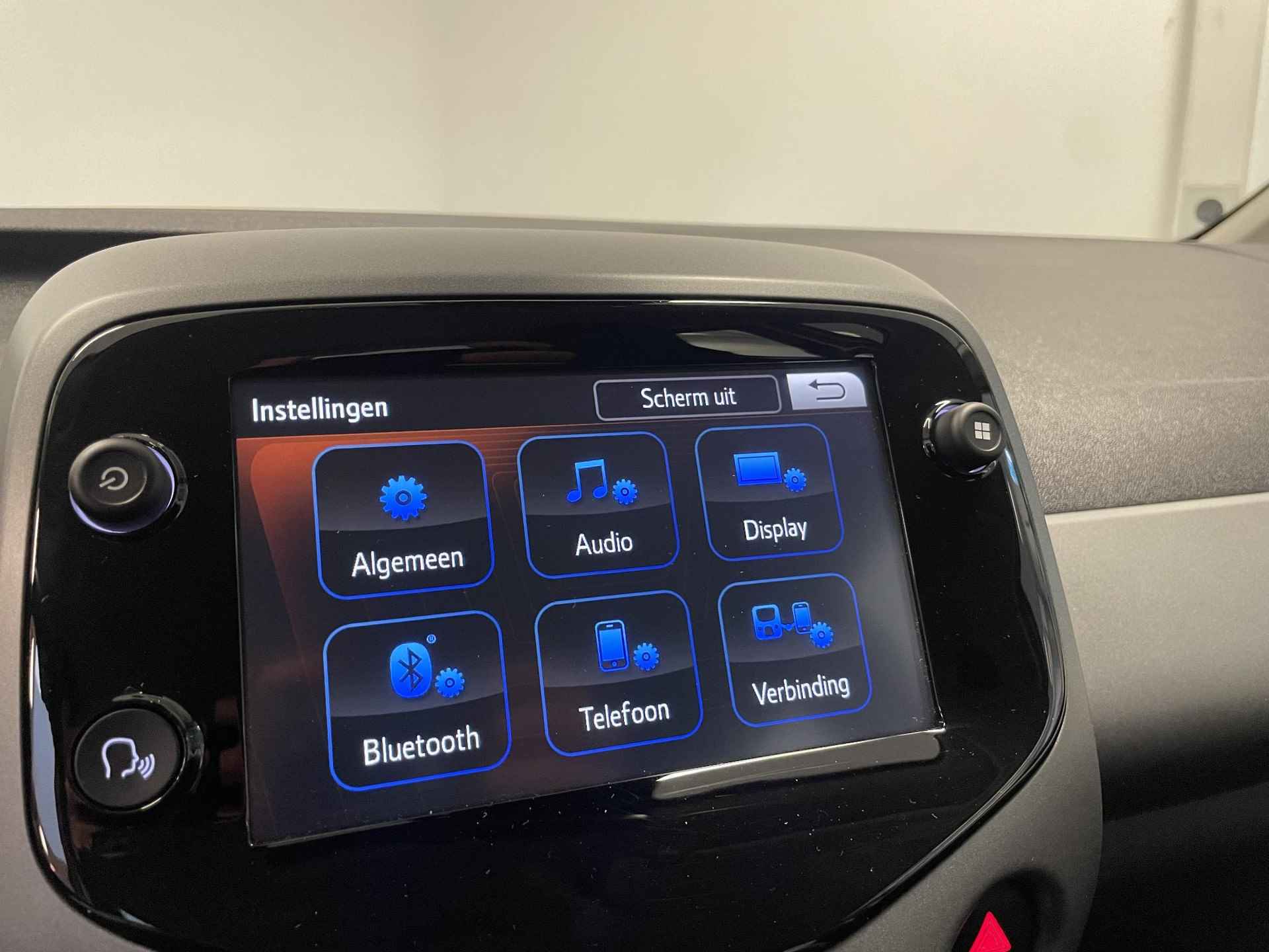 Toyota Aygo 1.0 VVT-i Aut. x-play Toyota Aygo 1.0 VVT-i x-play | CARPLAY | CAMERA | LMV | - 18/38