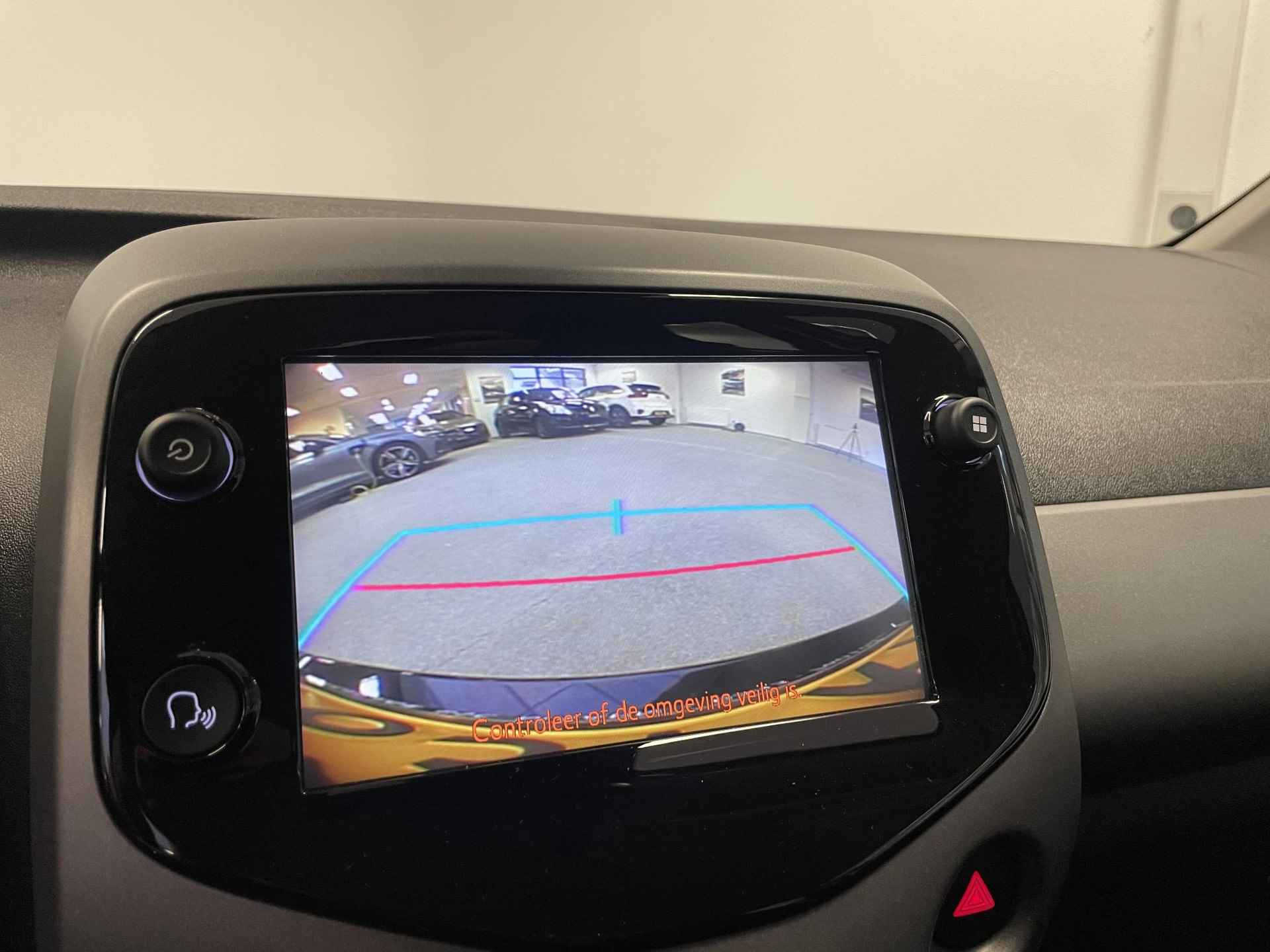 Toyota Aygo 1.0 VVT-i Aut. x-play Toyota Aygo 1.0 VVT-i x-play | CARPLAY | CAMERA | LMV | - 19/38