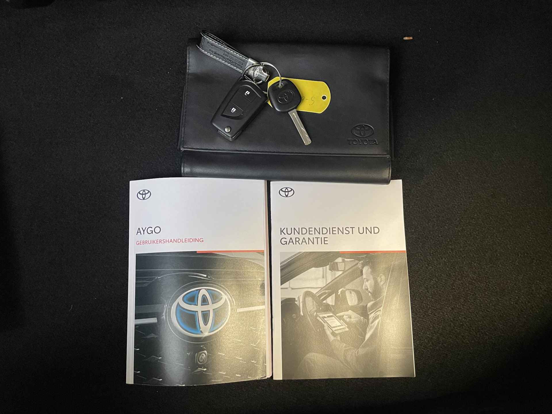 Toyota Aygo 1.0 VVT-i Aut. x-play Toyota Aygo 1.0 VVT-i x-play | CARPLAY | CAMERA | LMV | - 24/38