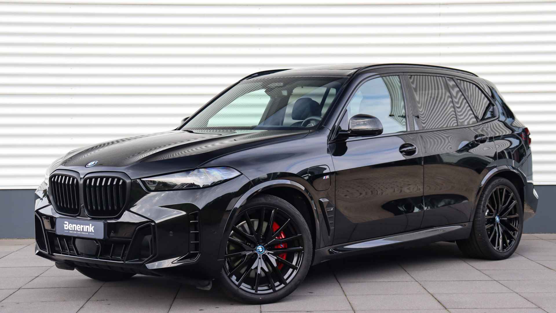 BMW X5 xDrive50e M-Sport Pro | Skylounge | Massage | Harman/Kardon | Soft-Close | Stoelventilatie | Head-up | Trekhaak - 1/36