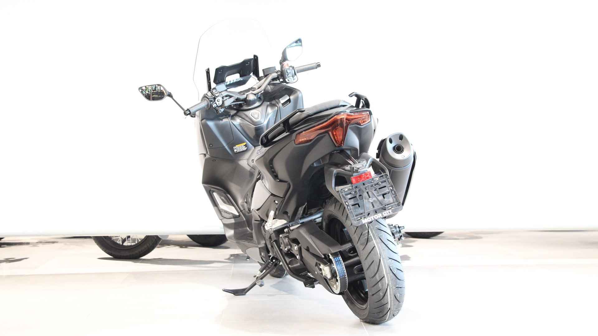 Yamaha T-MAX 560 TECH MAX - 6/13