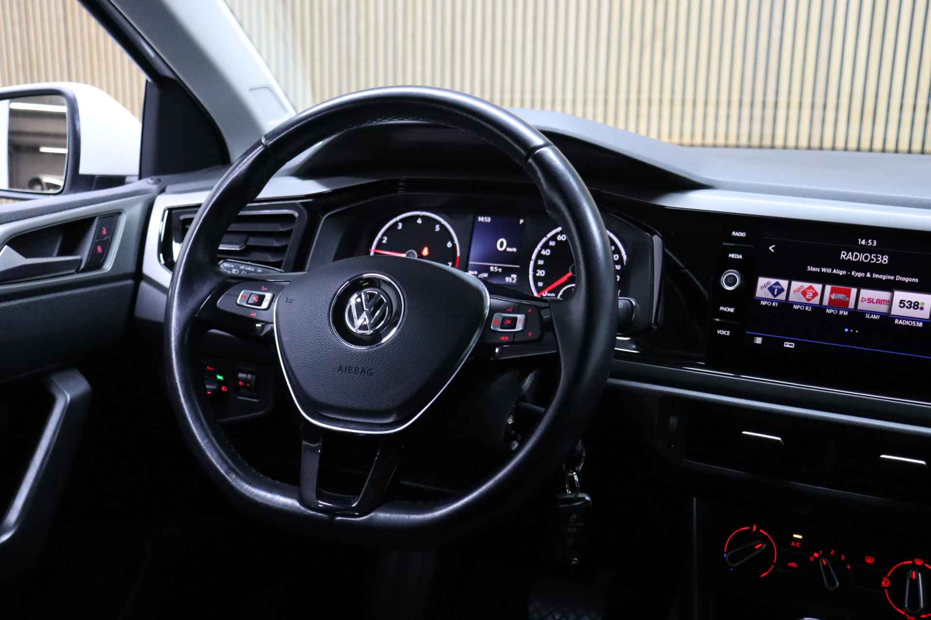 Volkswagen Polo 1.0 TSI Highline DSG | Adaptive-cruise | Apple Carplay & Android Auto | Maps Navigatie | Camera - 16/42