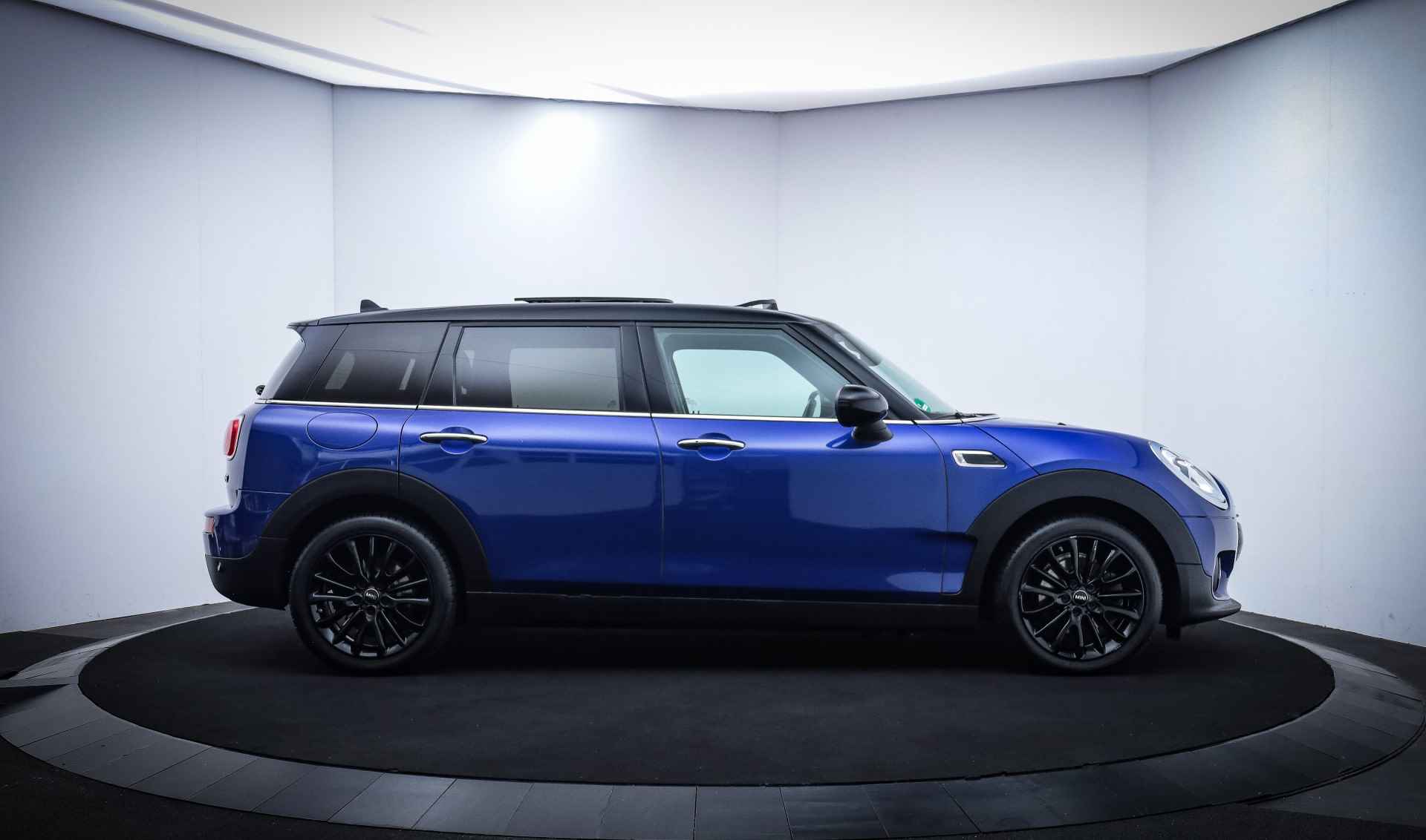 MINI Clubman 1.5 Aut. Cooper CHILLI PANO/CARPLAY/STOELVERW./NAVI/FULL LED/DAB+/PDC/LMV - 3/22