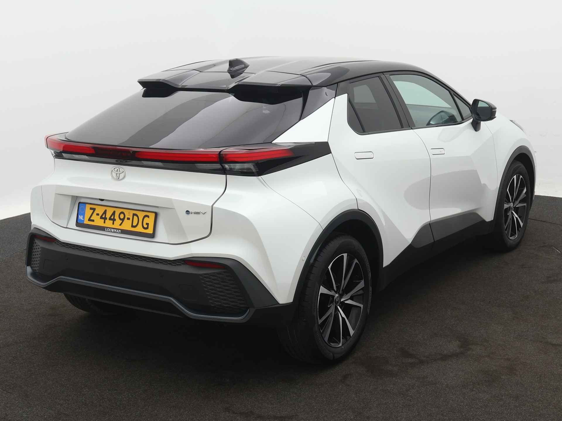 Toyota C-HR 1.8 Hybrid 140 First Edition | 360 Camera | Parkeersensoren | LM velgen | Navigatie | Parkeer Ass. | Elektrische Achterklep | - 18/44