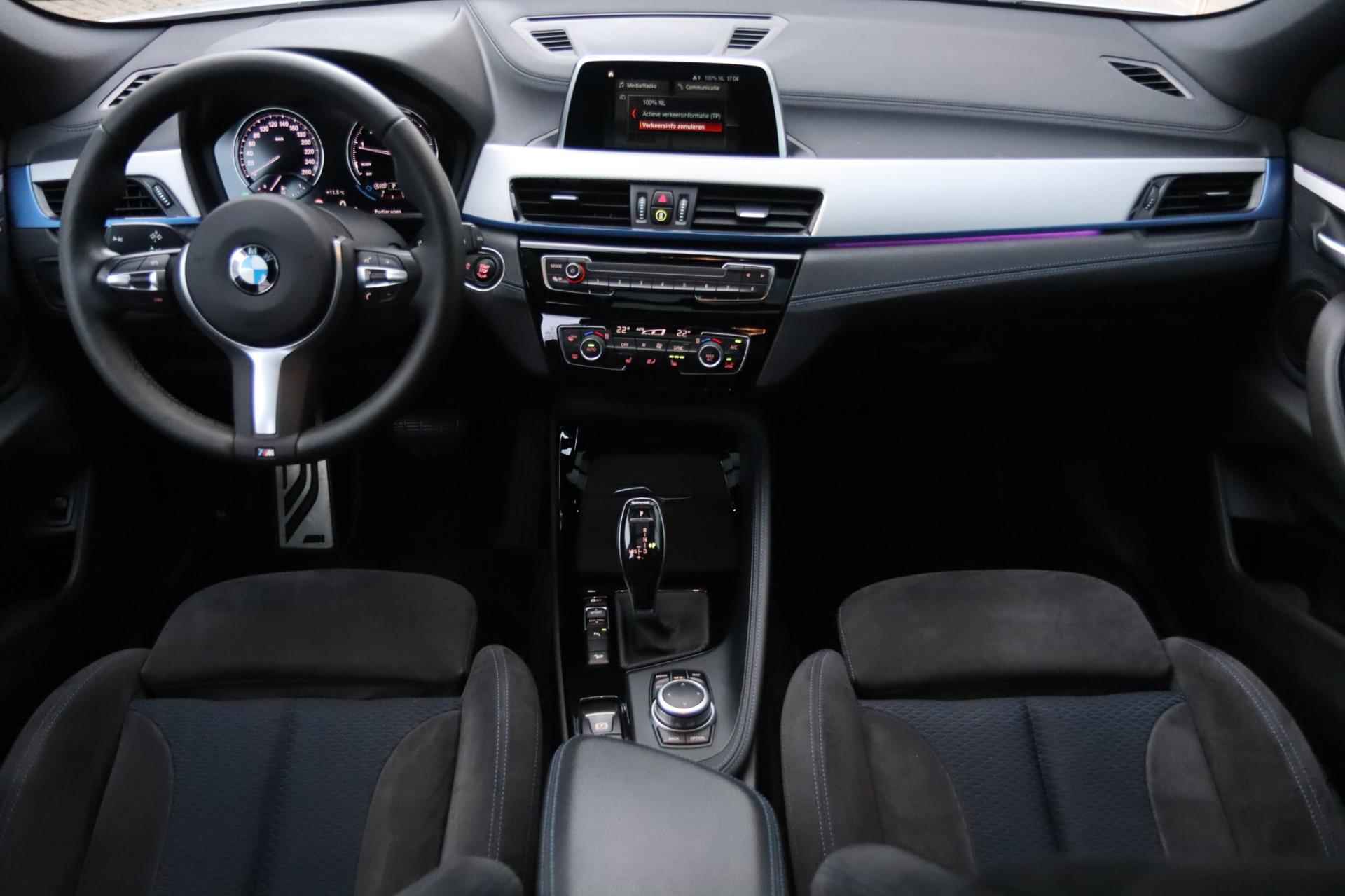 BMW X2 xDrive20i M Sport / PANODAK / KEYLESS / ALCANTARA / SFEERVERLICHTING - 10/41