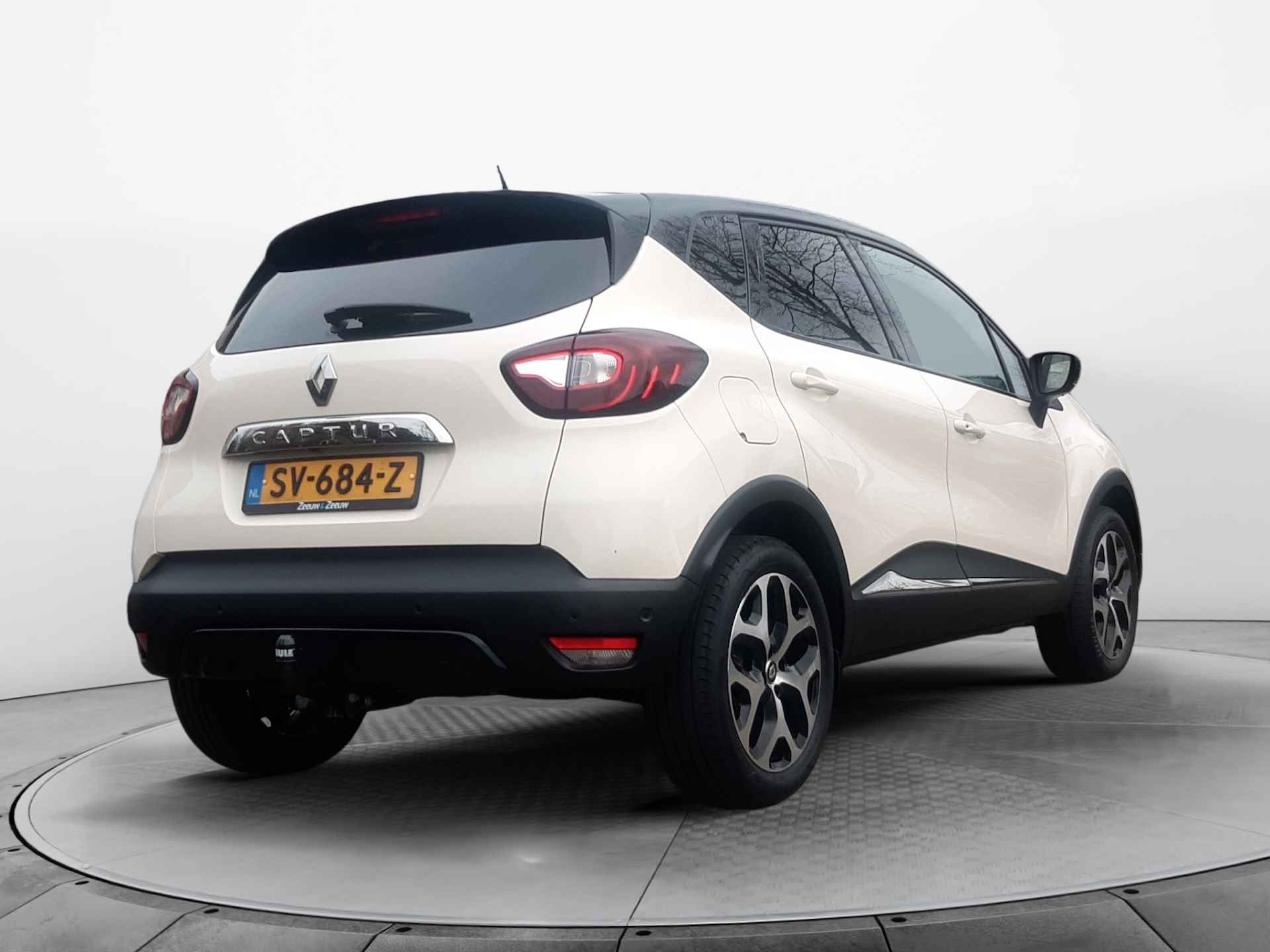 Renault Captur 1.2 TCe Intens 2e Eig. RENAULT-Dealer-Onderh. BOVAG-Garantie. NL-AUTO. Trekhaak, Navigatie/Apple-Carplay/Android-Auto, Parkeer-Assistent, Pakeer-SensorenV+A, Achteruitrijcamera, Privacy-Glas - 4/39