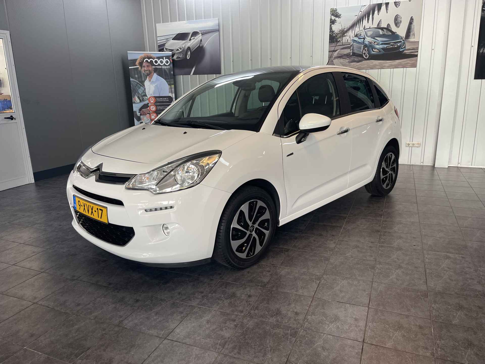 Citroën C3 1.2 PureTech Exclusive Dealer onderhouden, Lederen bekleding,  Navigatie, Climate control, Cruise control.