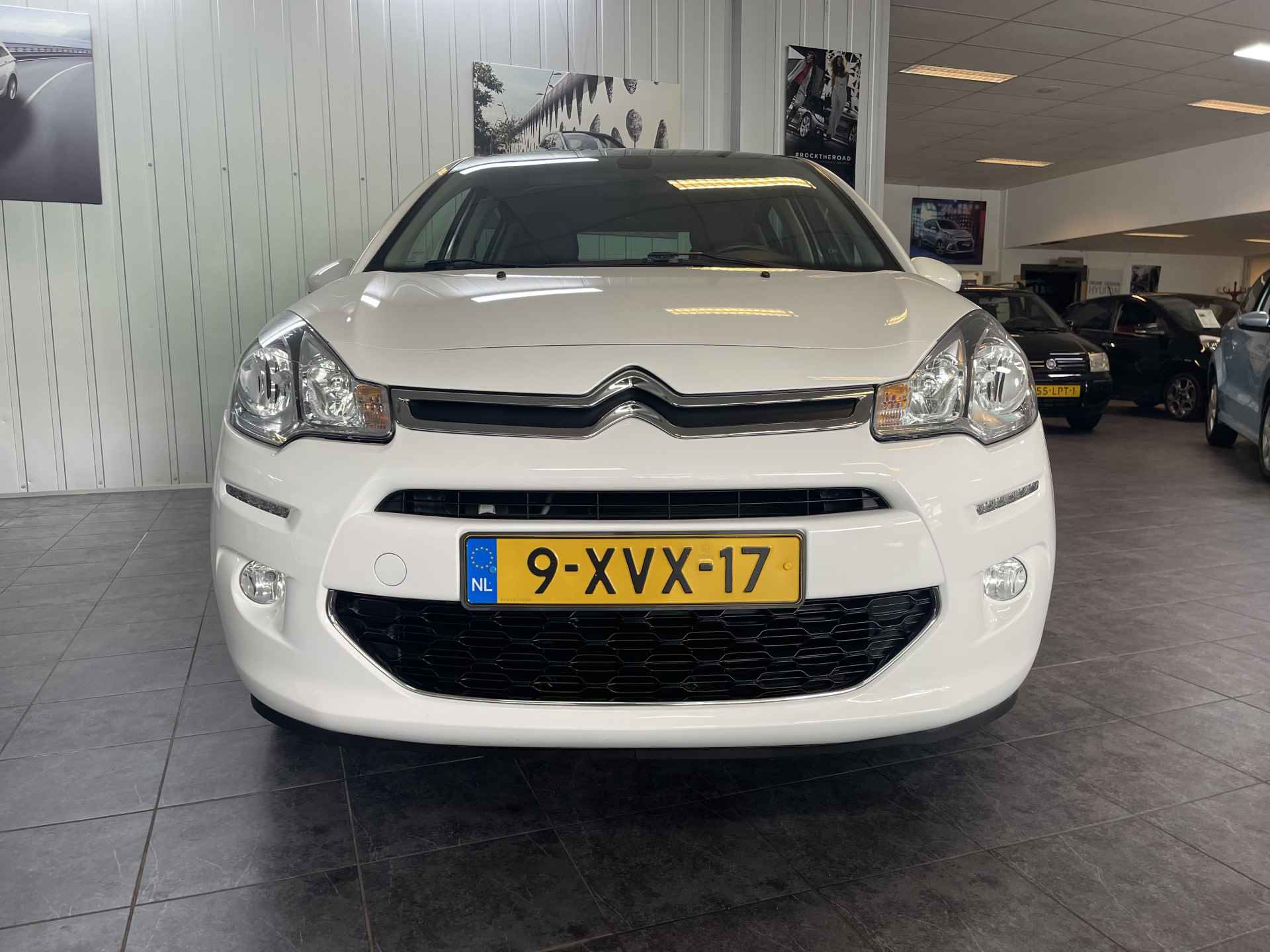 Citroën C3 1.2 PureTech Exclusive Dealer onderhouden, Lederen bekleding,  Navigatie, Climate control, Cruise control. - 6/25