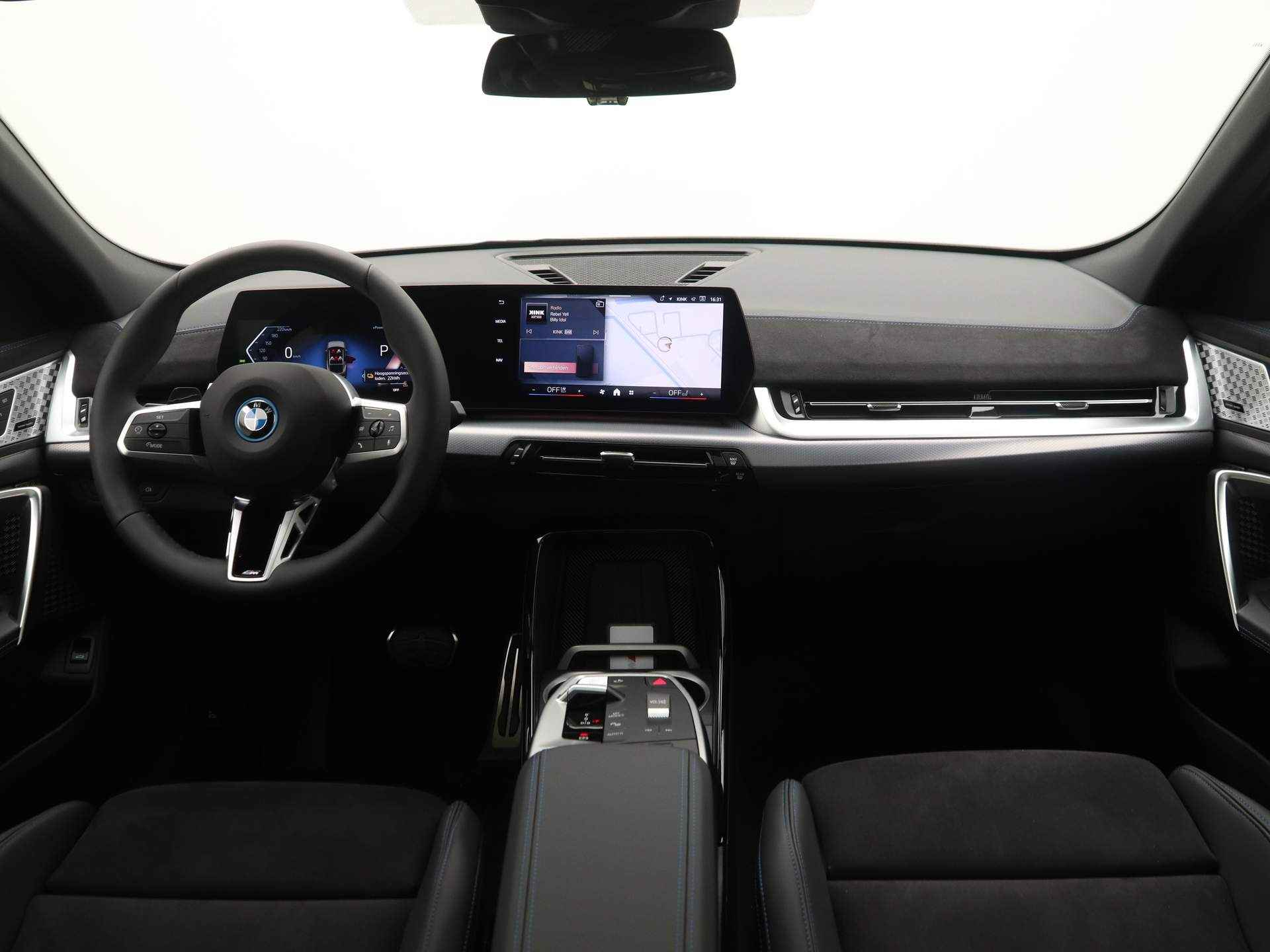 BMW iX2 eDrive20 - 13/23
