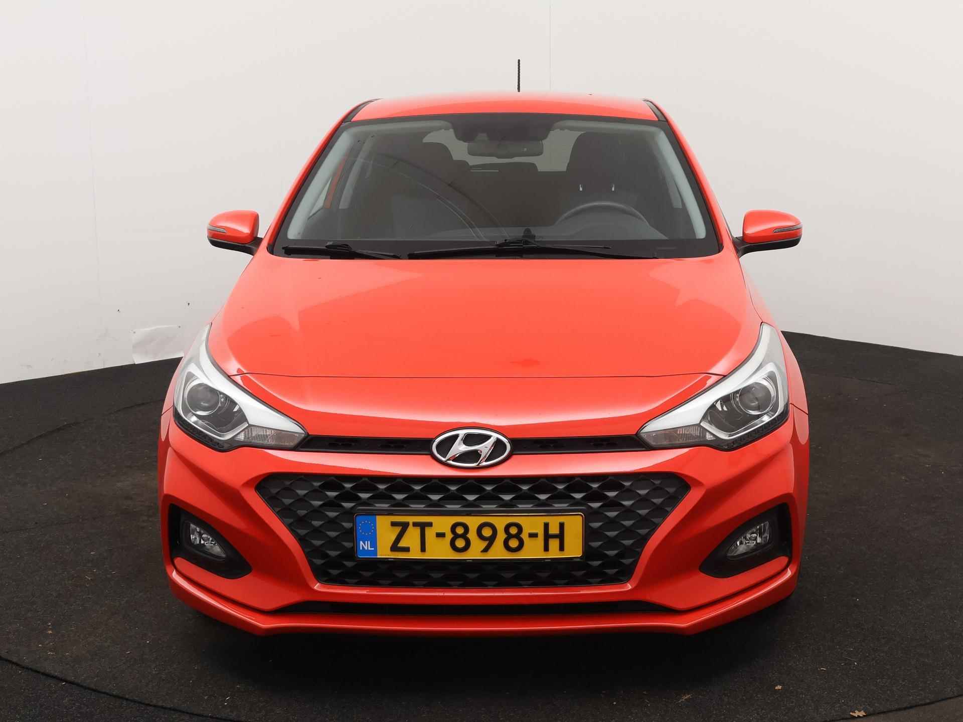 Hyundai i20 1.0 T-GDI Comfort | AUTOMAAT | Navigatie |"16 LMV | Privacy Glass | ECC | Cruise Control | PDC | DAB | Set Winterbanden op LMV. | - 5/15