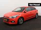 Hyundai i20 1.0 T-GDI Comfort | AUTOMAAT | Navigatie |"16 LMV | Privacy Glass | ECC | Cruise Control | PDC | DAB | Set Winterbanden op LMV. |