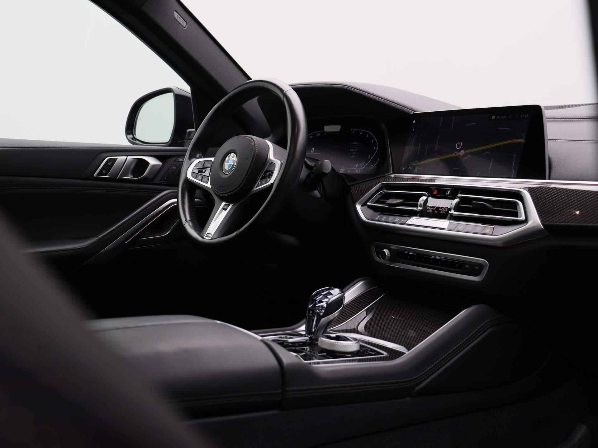 BMW X6 xDrive40i High Executive | M-PAKKET | PANORAMA-SCHUIFDAK | LASER KOPLAMPEN | HEAD UP DISPLAY | SOFTCLOSE | STOELVERWARMING V+A| STOELVENTILATIE | 360-CAMERA | ELEKTRISCHE VOORSTOELEN MET GEHEUGEN | STUURWIEL VERWARMD | BEKERHOUDERS GEKOELD EN VERWARMD |  22 INCH | WEGKLAPBARE TREKHAAK | - 46/61