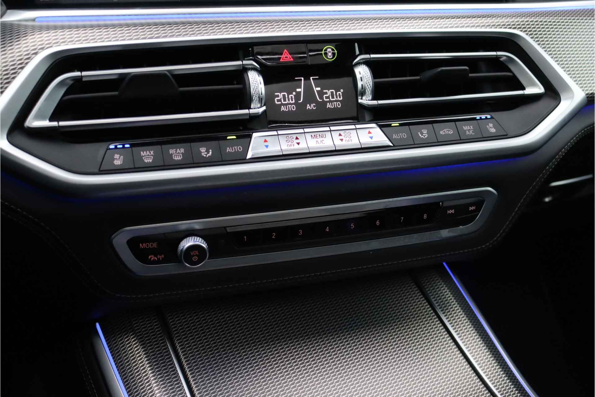 BMW X5 M50i High Executive Aut8, Panoramadak, Adaptieve Cruise Control, Comfort-Toegang, Bowers&Wilkins, Surround Camera, Zonnerollo's, Stoelverwarming-/ventilatie, Head-up Display, Memory, Leder, Etc. - 34/48