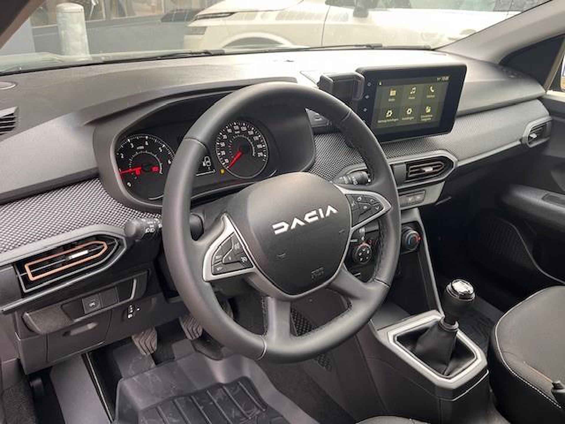 Dacia Sandero Stepway 1.0 TCe 100 Bi-Fuel Essential HET BETREFT HIER EEN DEMO, INFORMEER NAAR DE HUIDIGE KILOMETERSTAND! - 12/27