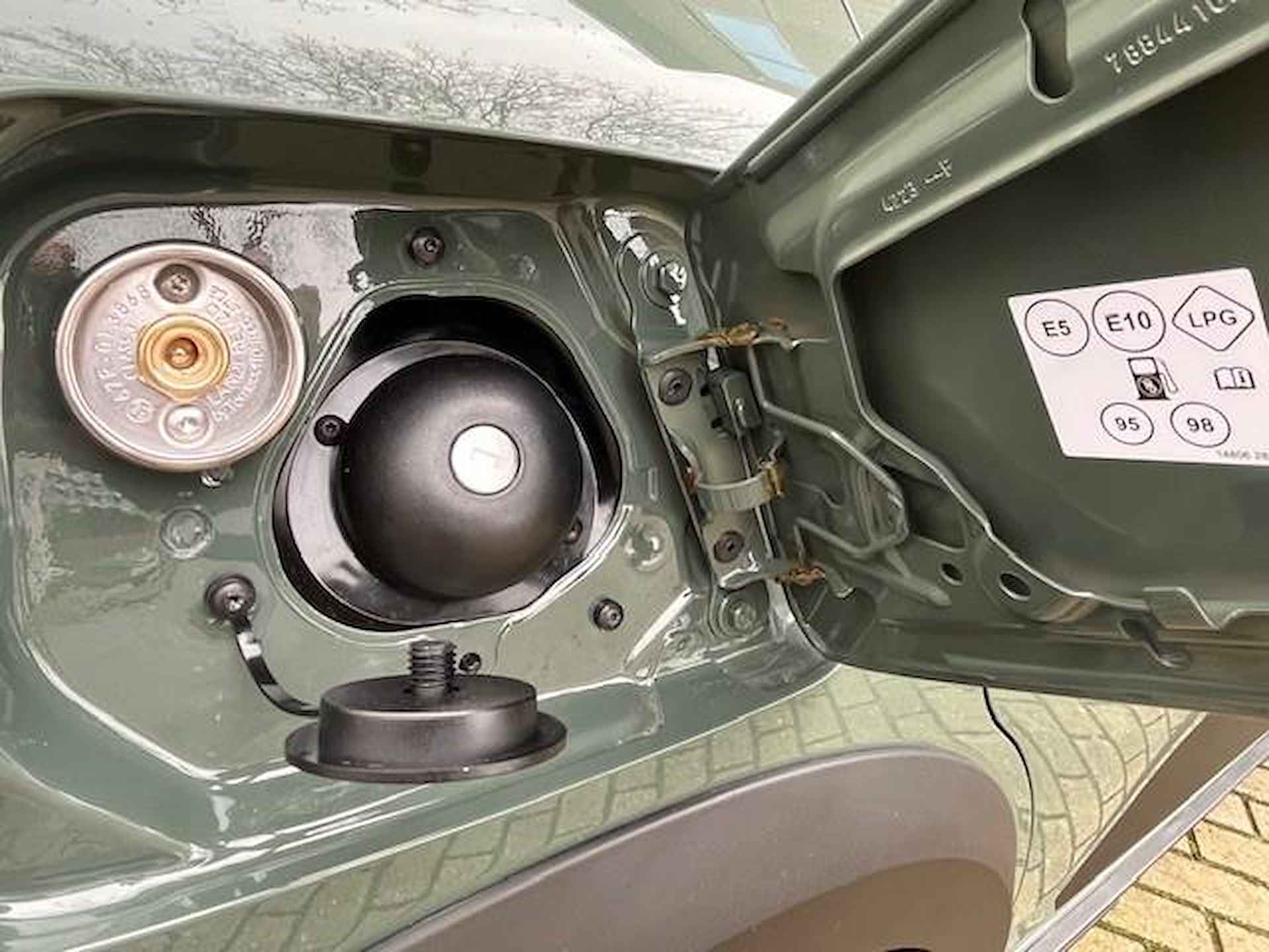 Dacia Sandero Stepway 1.0 TCe 100 Bi-Fuel Essential HET BETREFT HIER EEN DEMO, INFORMEER NAAR DE HUIDIGE KILOMETERSTAND! - 26/27