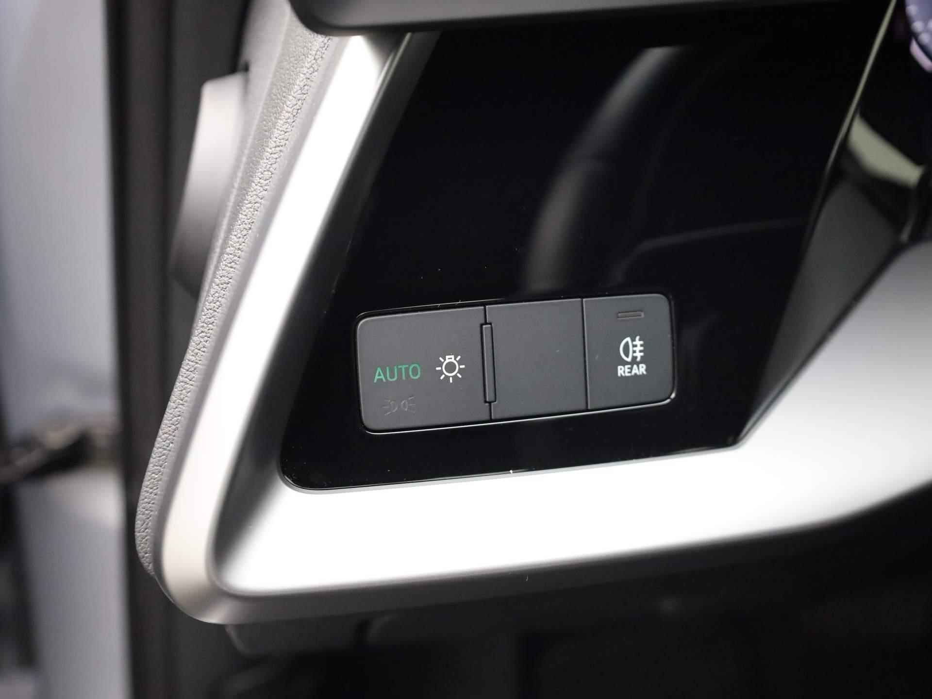 Audi A3 Limousine 35 TFSI/150PK Advanced · Navigatie · Parkeersensoren · Stoelverwarming - 21/40