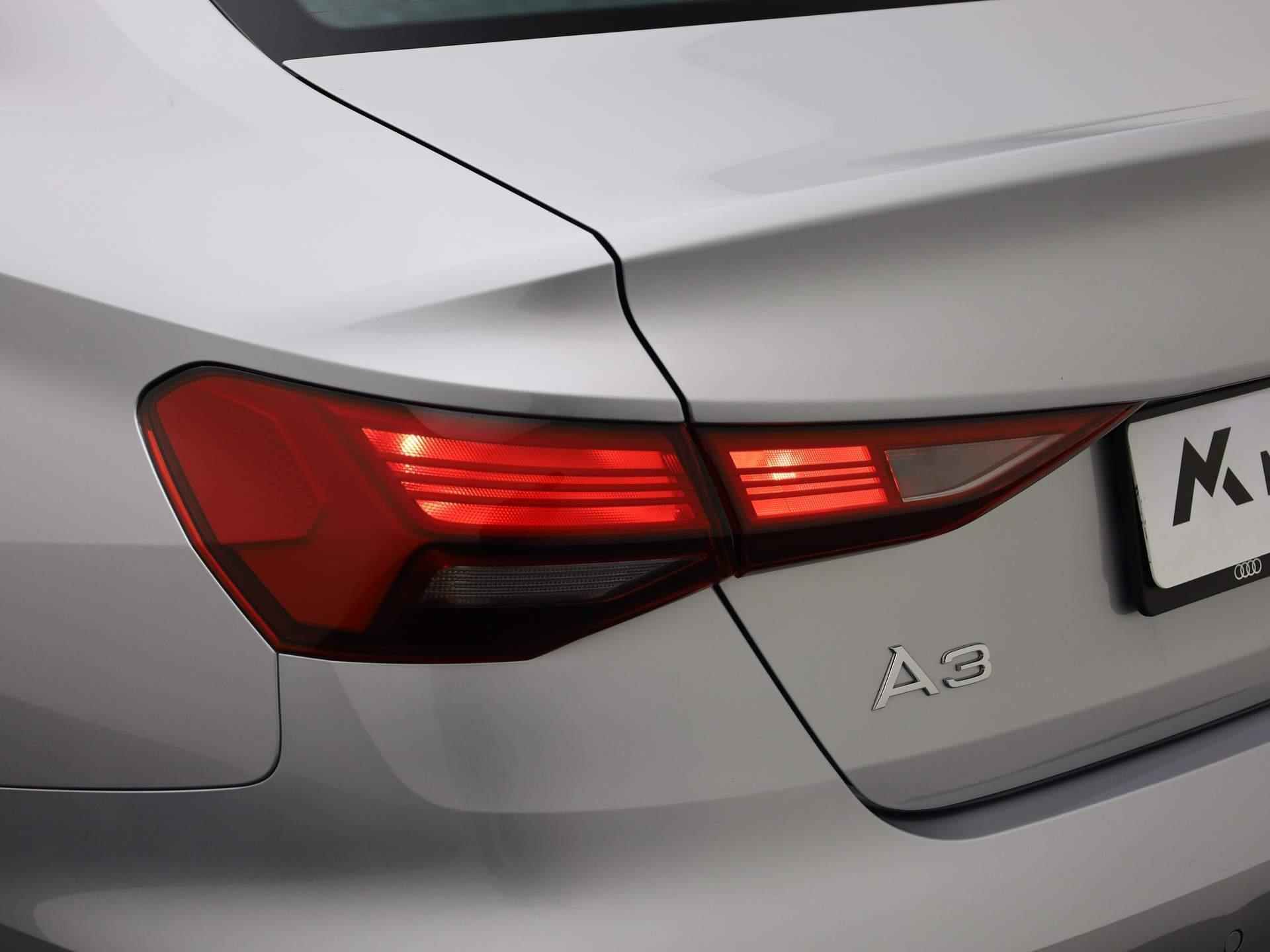 Audi A3 Limousine 35 TFSI/150PK Advanced · Navigatie · Parkeersensoren · Stoelverwarming - 31/40