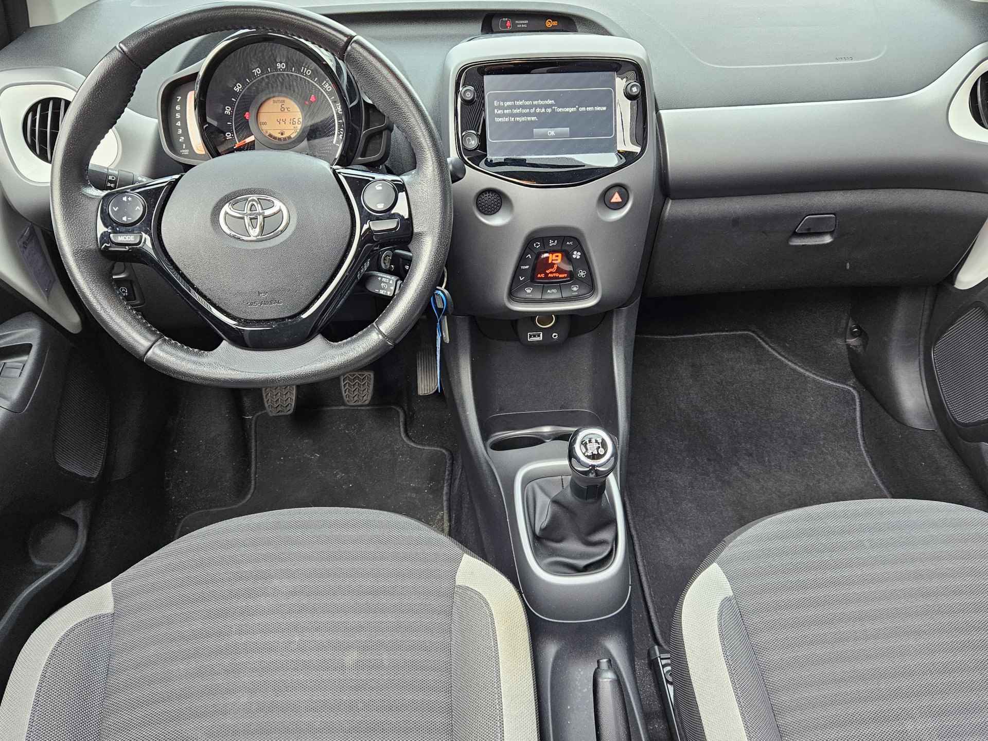 Toyota Aygo 1.0 VVT-i x-joy | Cabriodak | Camera | Climate Control | Apple Carplay en Android Auto | - 10/33