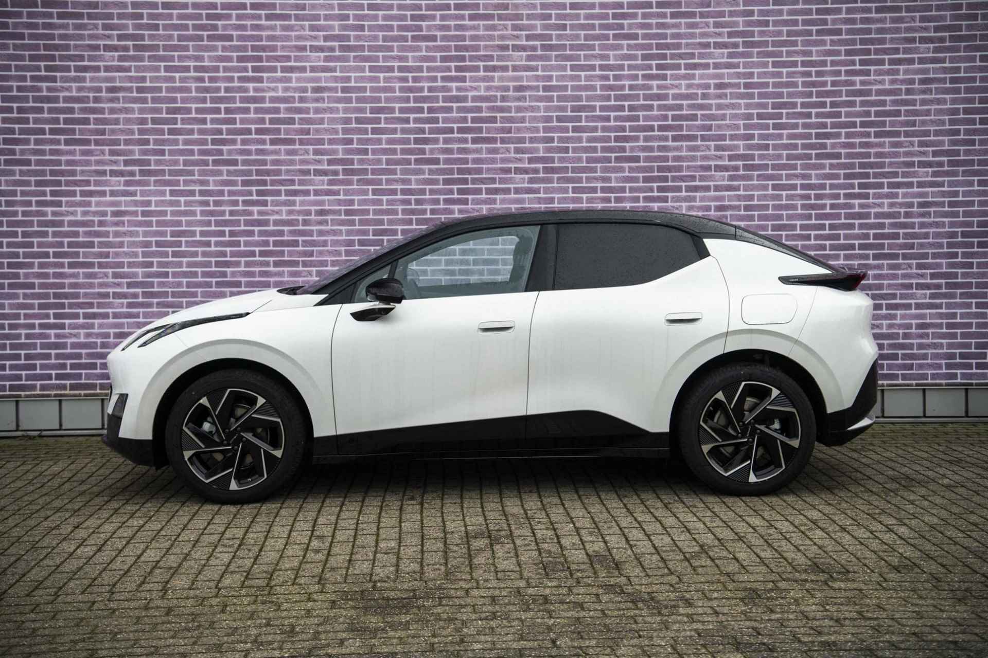 Lynk & Co 02 More 66 kWh | UIT VOORRAAD LEVERBAAR  | CRYSTAL WHITE - 5/35