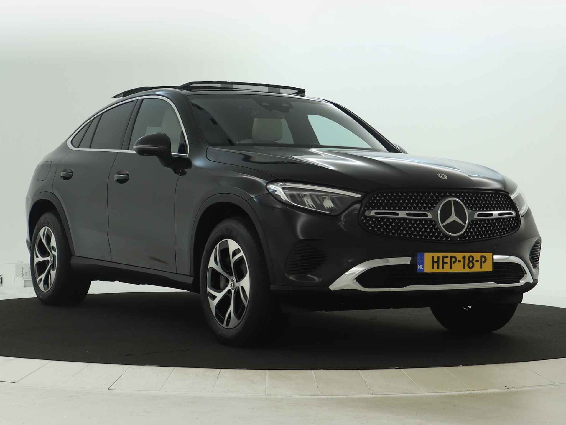 Mercedes-Benz GLC Coupé 300 e 4MATIC Plug-In Hybride | Panorama Schuif-Kanteldak | Burmester® 3D-Surround-Soundsystem | Distronic | 360°-Camera | Stuur en Stoelverwarming | Inclusief 24 maanden MB Certified garantie voor Europa. - 4/50