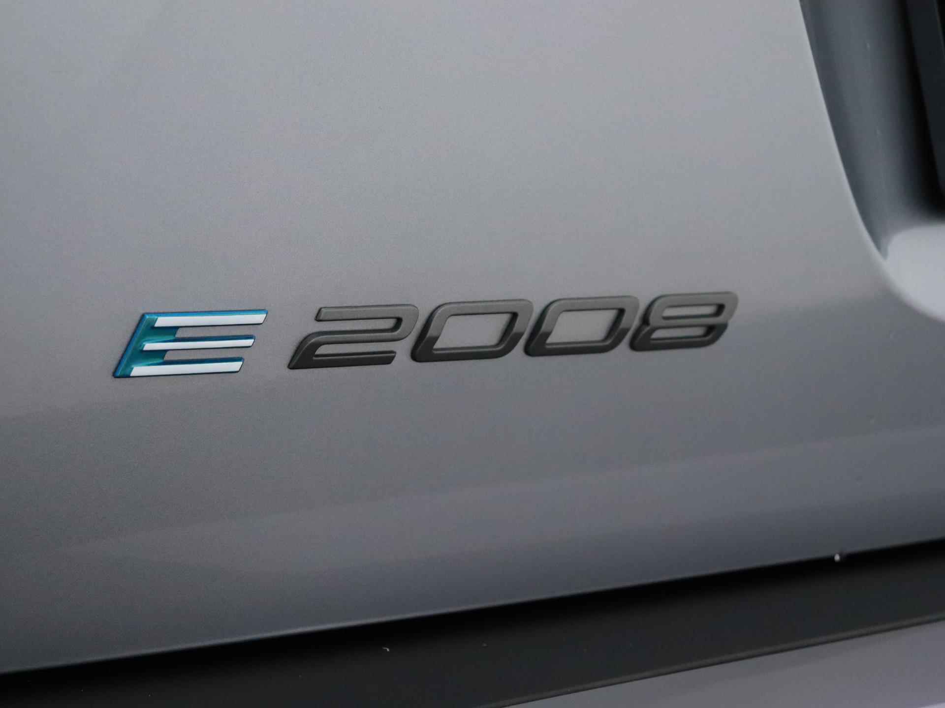 Peugeot e-2008 EV 50 kWh GT 136pk Automaat  | NIEUW MODEL |  Navigatie | Camera | Cruise Control | Parkeerhulp Achter | Apple Carplay - 14/38