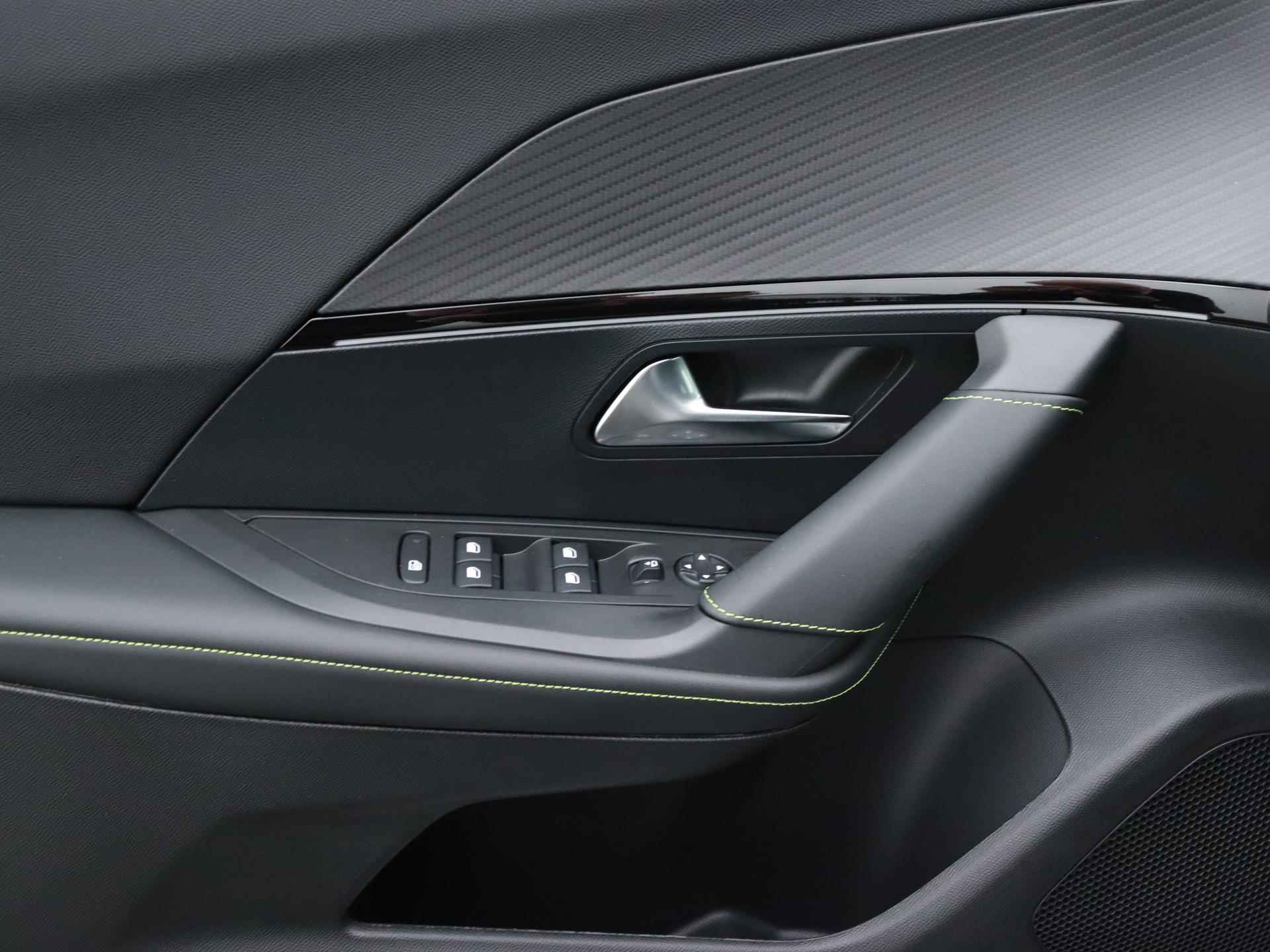 Peugeot e-2008 EV 50 kWh GT 136pk Automaat  | NIEUW MODEL |  Navigatie | Camera | Cruise Control | Parkeerhulp Achter | Apple Carplay - 22/38