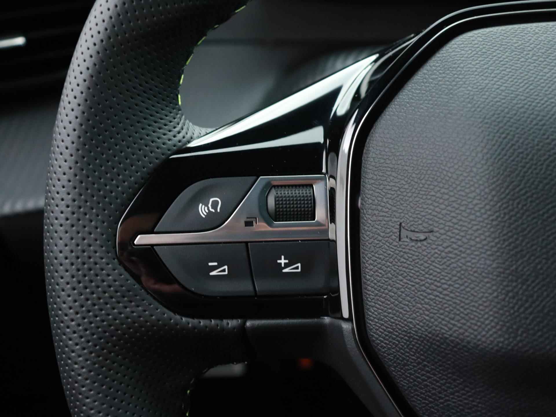Peugeot e-2008 EV 50 kWh GT 136pk Automaat  | NIEUW MODEL |  Navigatie | Camera | Cruise Control | Parkeerhulp Achter | Apple Carplay - 24/38