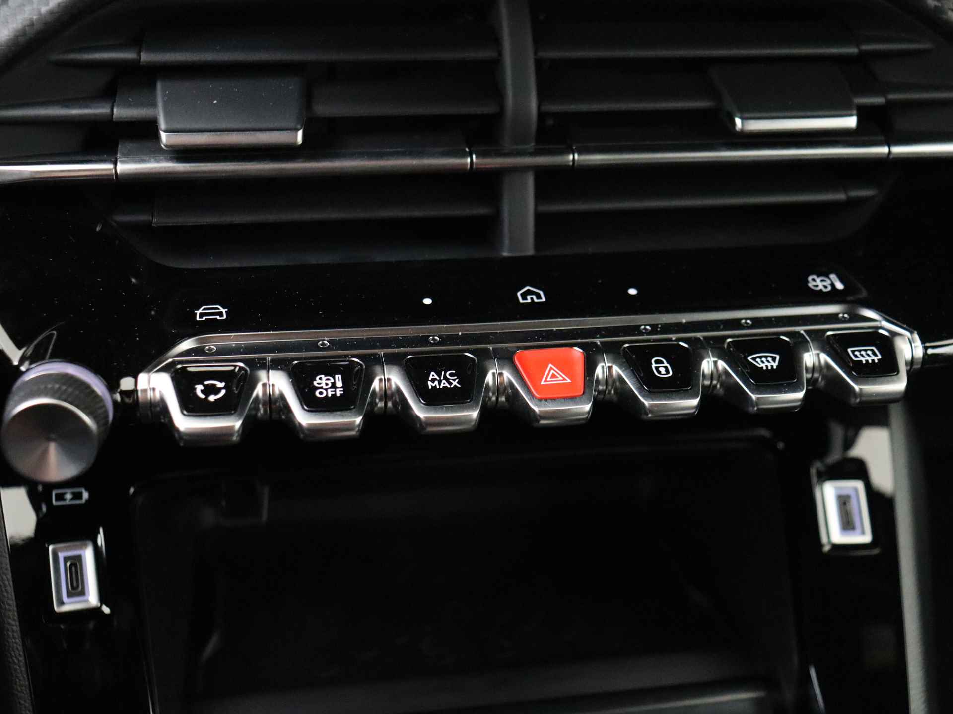 Peugeot 2008 1.2 PureTech 130 Allure € 2.667,- VOORDEEL! | Navigatie | Parkeercamera | Keyless Entry - 20/36