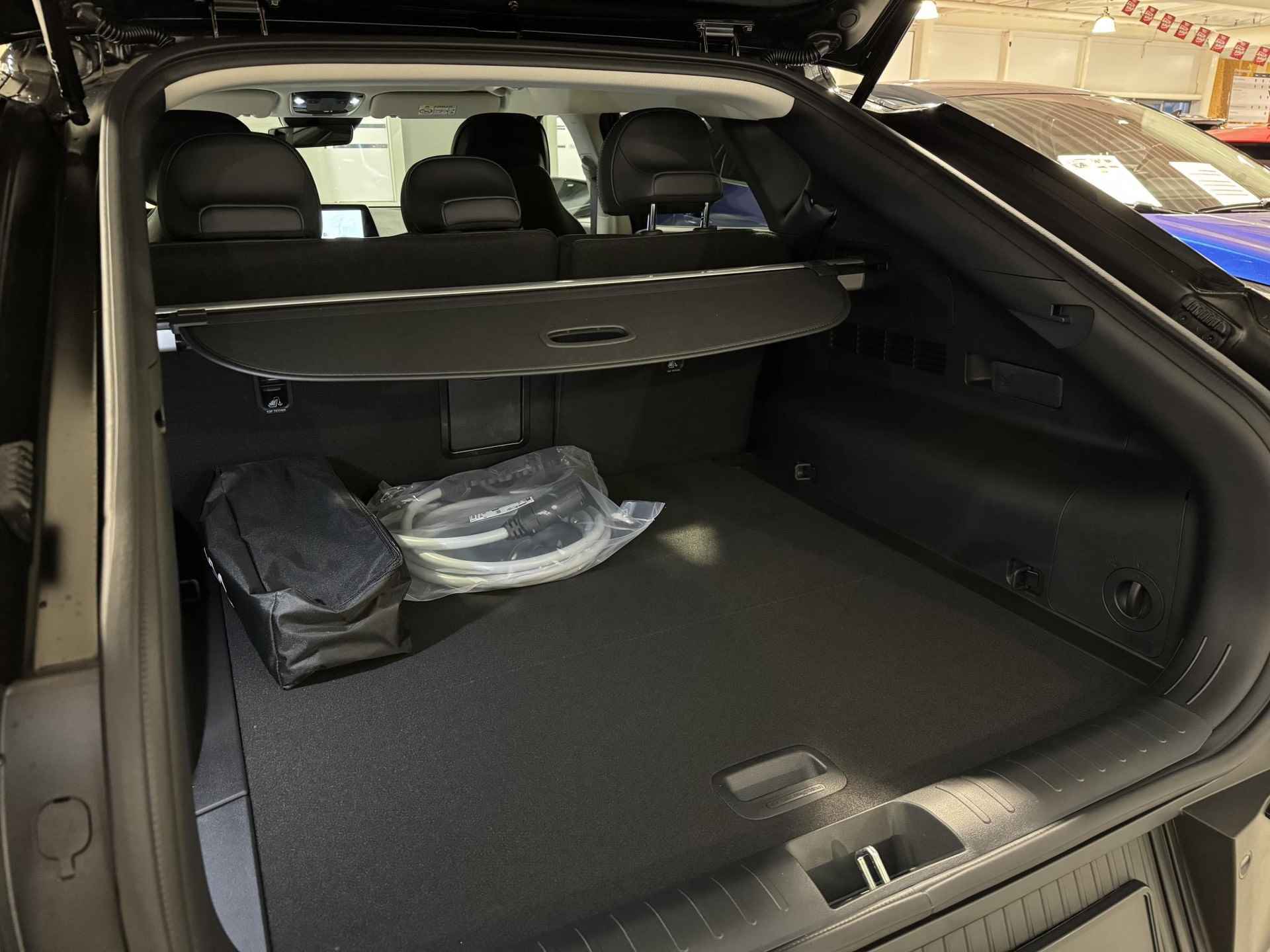 Kia EV6 Light Edition 58 kWh | €2.950,- overheidssubsidie + €2.950,- Kia subsidie! | €5.900,- voordeel! | Beperkte beschikbaarheid! | 180kW laadvermogen | 394 km WLTP-actieradius | Stoel-/stuurverwarming - 33/36