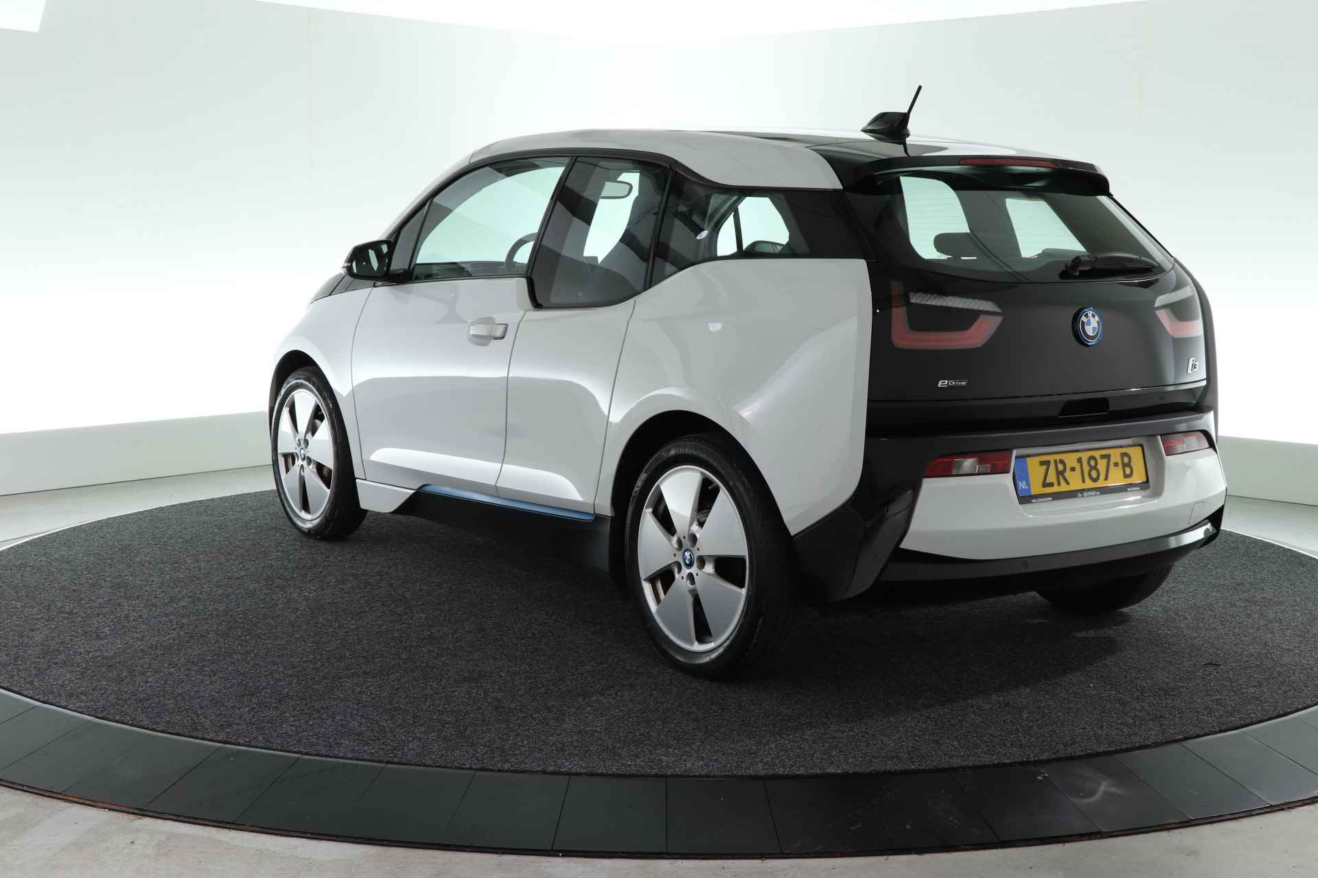 BMW i3 Basis Comfort Advance 22 kWh | CRUISE | CLIMA | NAVI | STOELVERW. | - 4/33