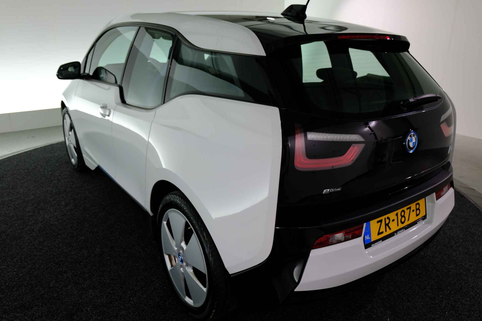 BMW i3 Basis Comfort Advance 22 kWh | CRUISE | CLIMA | NAVI | STOELVERW. | - 24/33