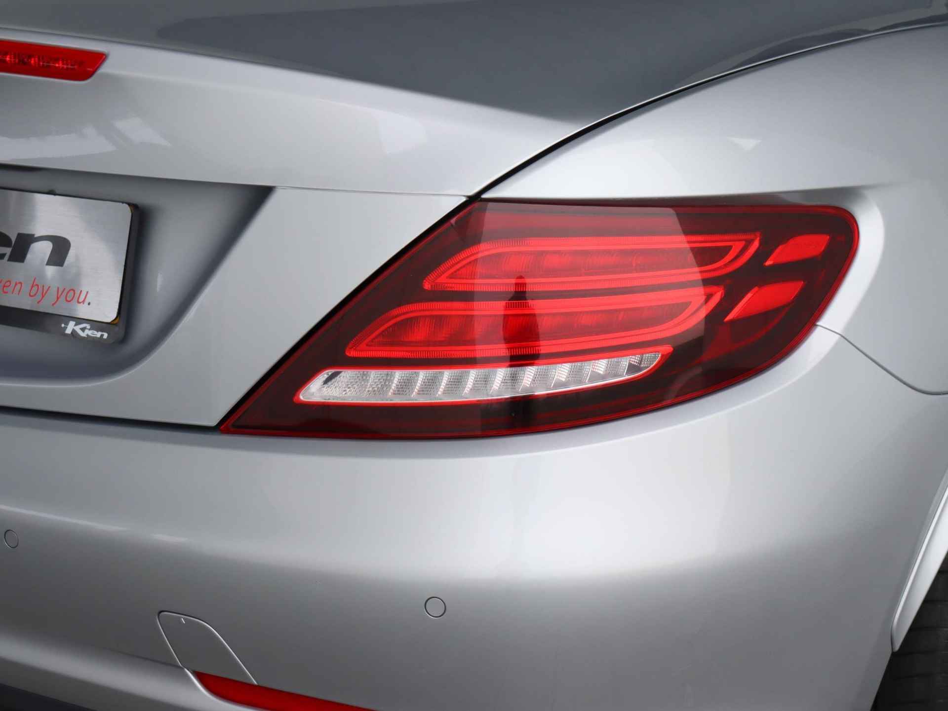 Mercedes-Benz SLC 200 RedArt Edition | Navi | Dodehoekassistent | Stoel en Nekverwarming| - 21/30